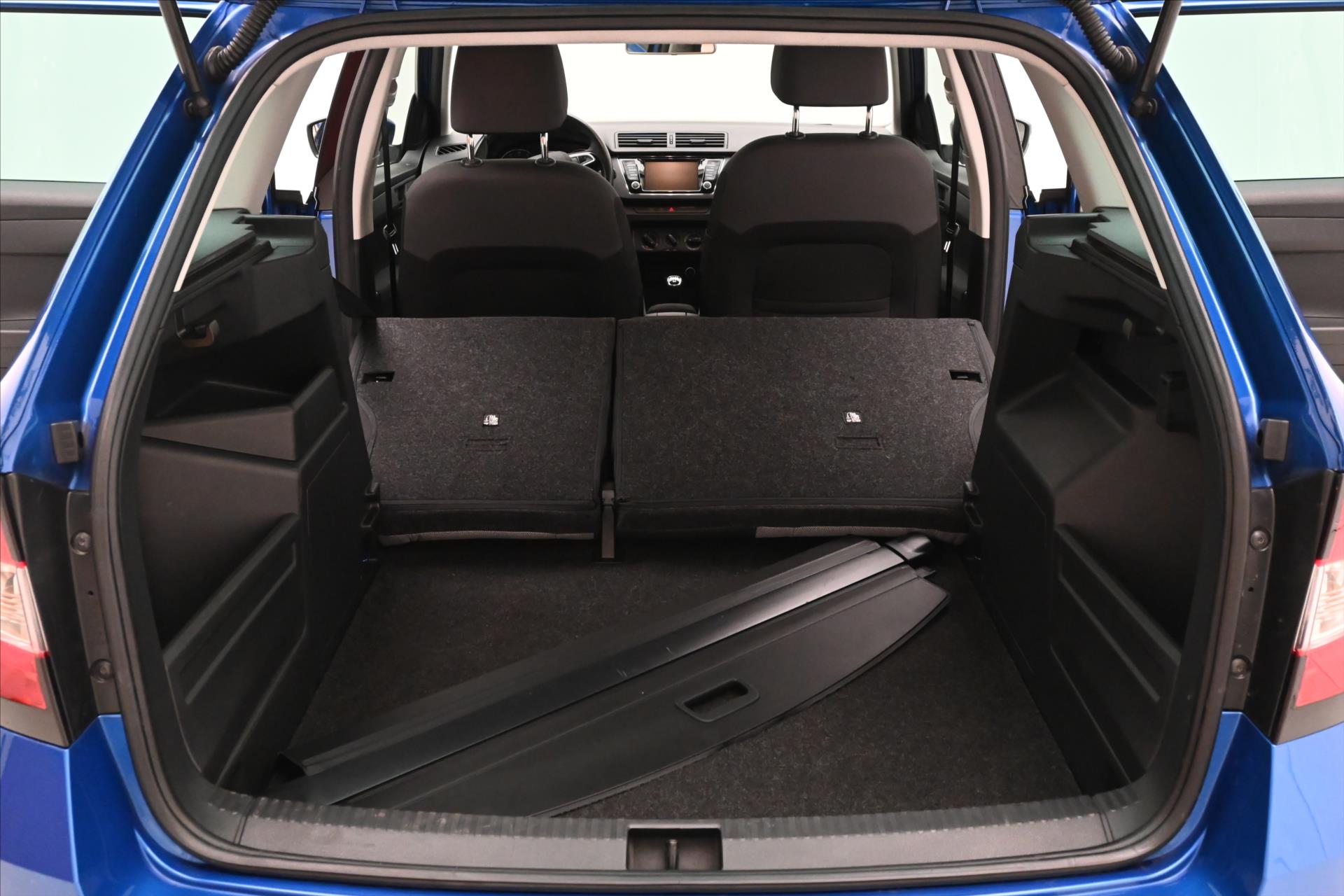 Hlavní fotografie vozu Škoda Fabia 1,0 TSI 70 kW Ambition Tažné Záruka až 5 let (11)