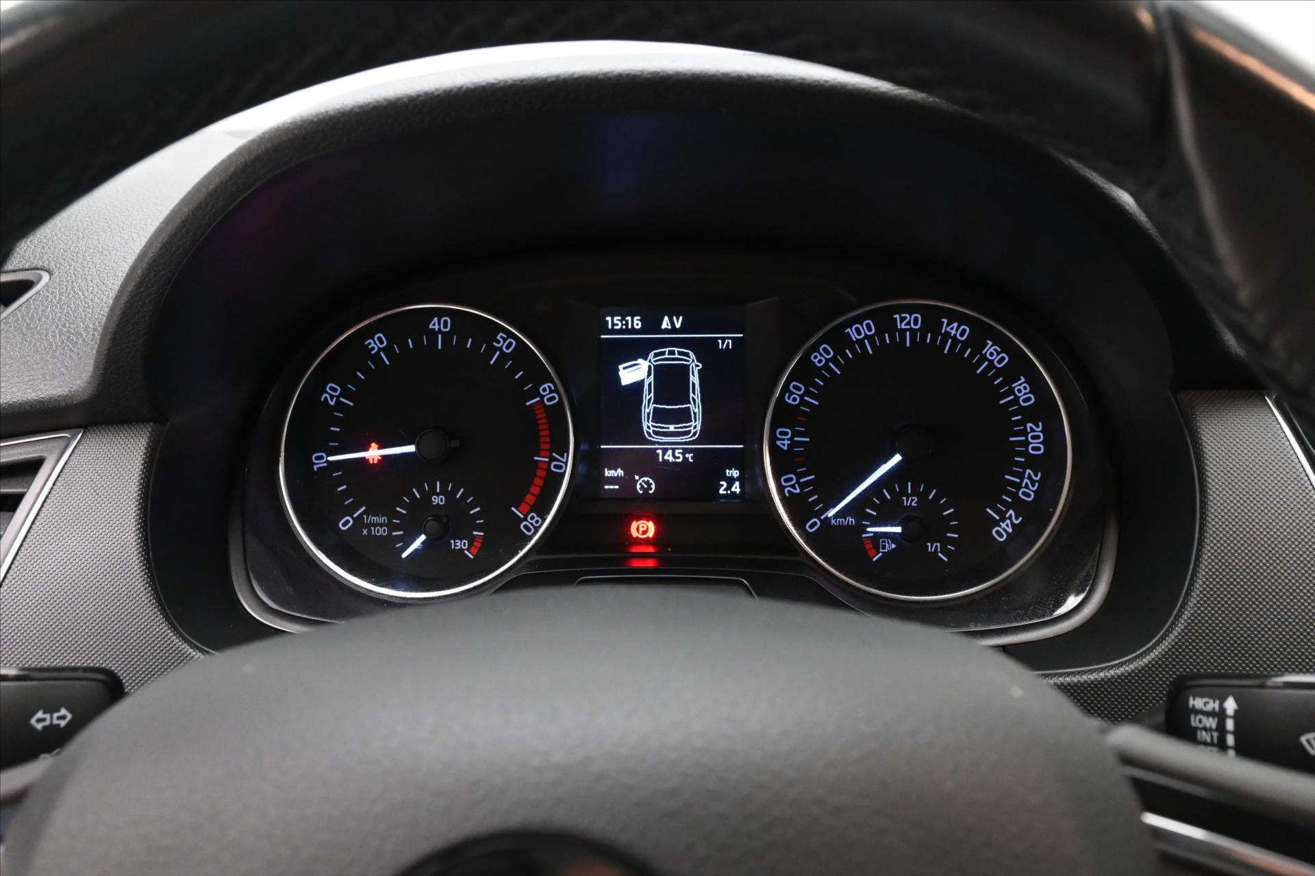 Hlavní fotografie vozu Škoda Fabia 1,0 TSI 70 kW Ambition Tažné Záruka až 5 let (16)