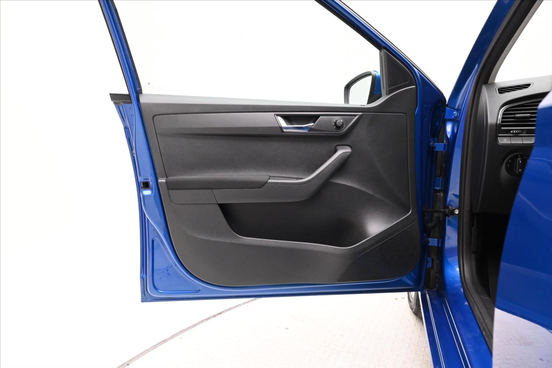 Hlavní fotografie vozu Škoda Fabia 1,0 TSI 70 kW Ambition Tažné Záruka až 5 let (22)