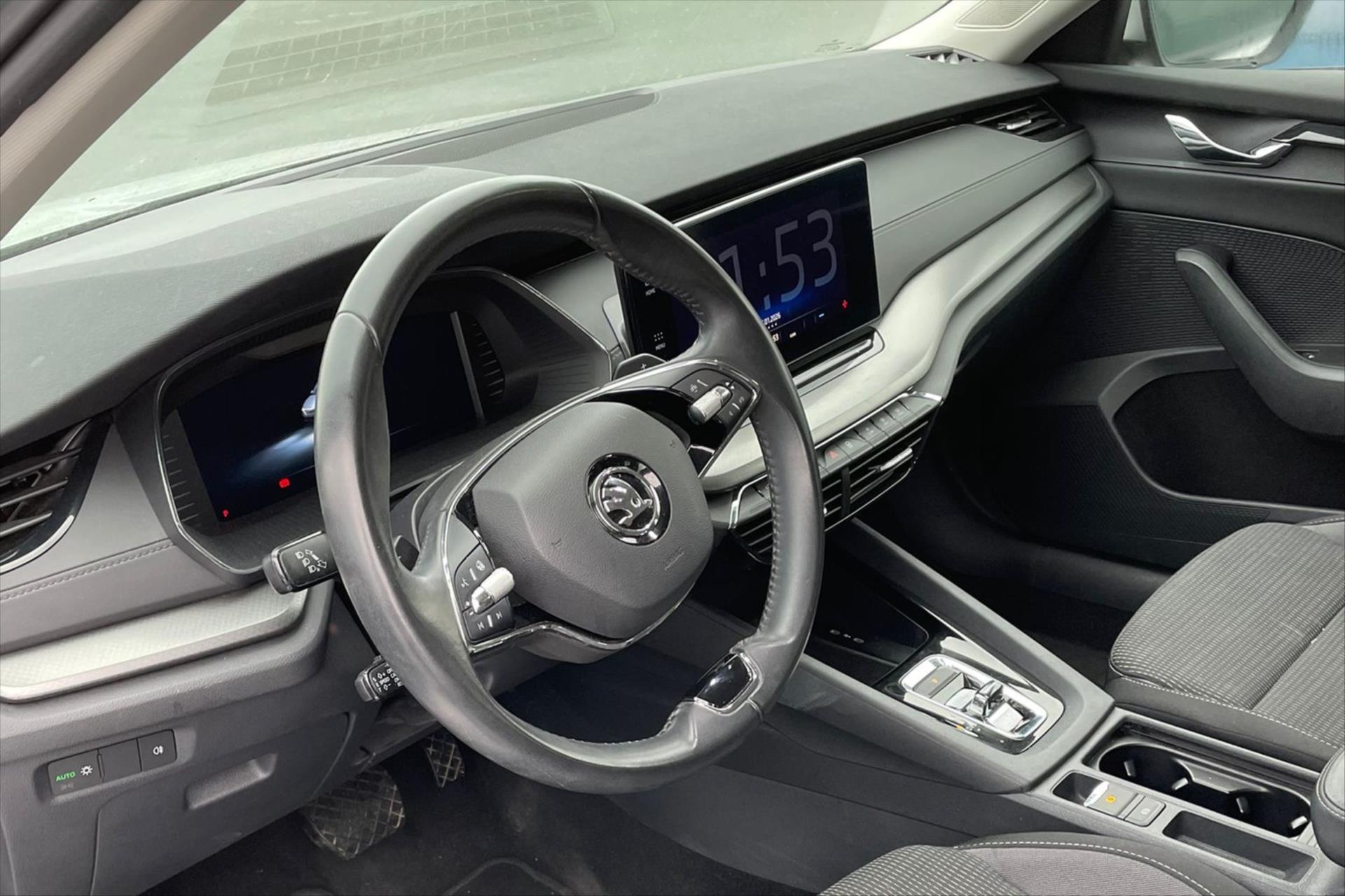 Hlavní fotografie vozu Škoda Octavia 2,0 TDI 110kW DSG AMBITION VŮZ PŘIPRAVUJEME K PRODEJI (3)