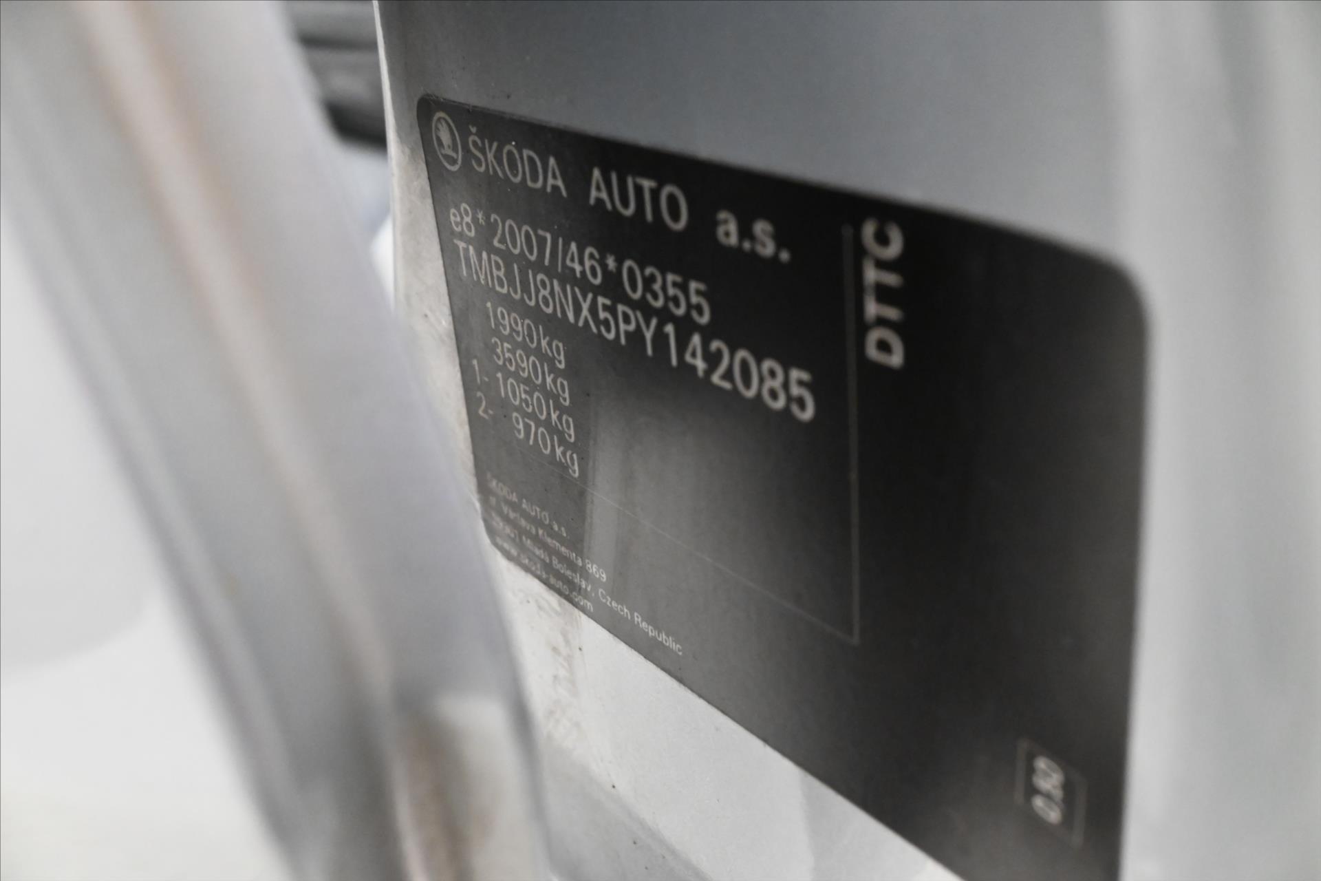 Hlavní fotografie vozu Škoda Octavia 2,0 TDI 110kW DSG Ambition Záruka až 5 let (12)