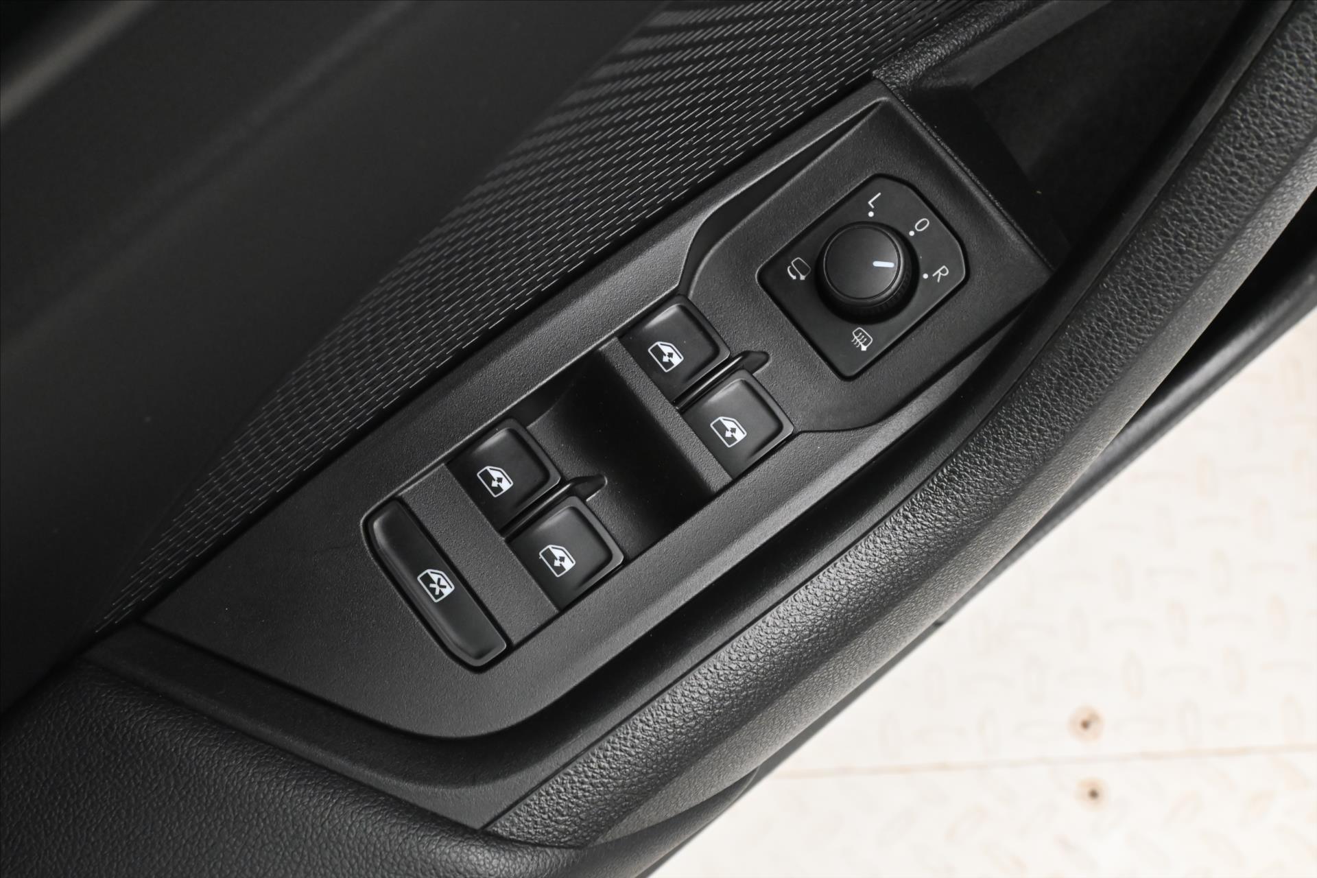 Hlavní fotografie vozu Škoda Octavia 2,0 TDI 110kW DSG Ambition Záruka až 5 let (25)