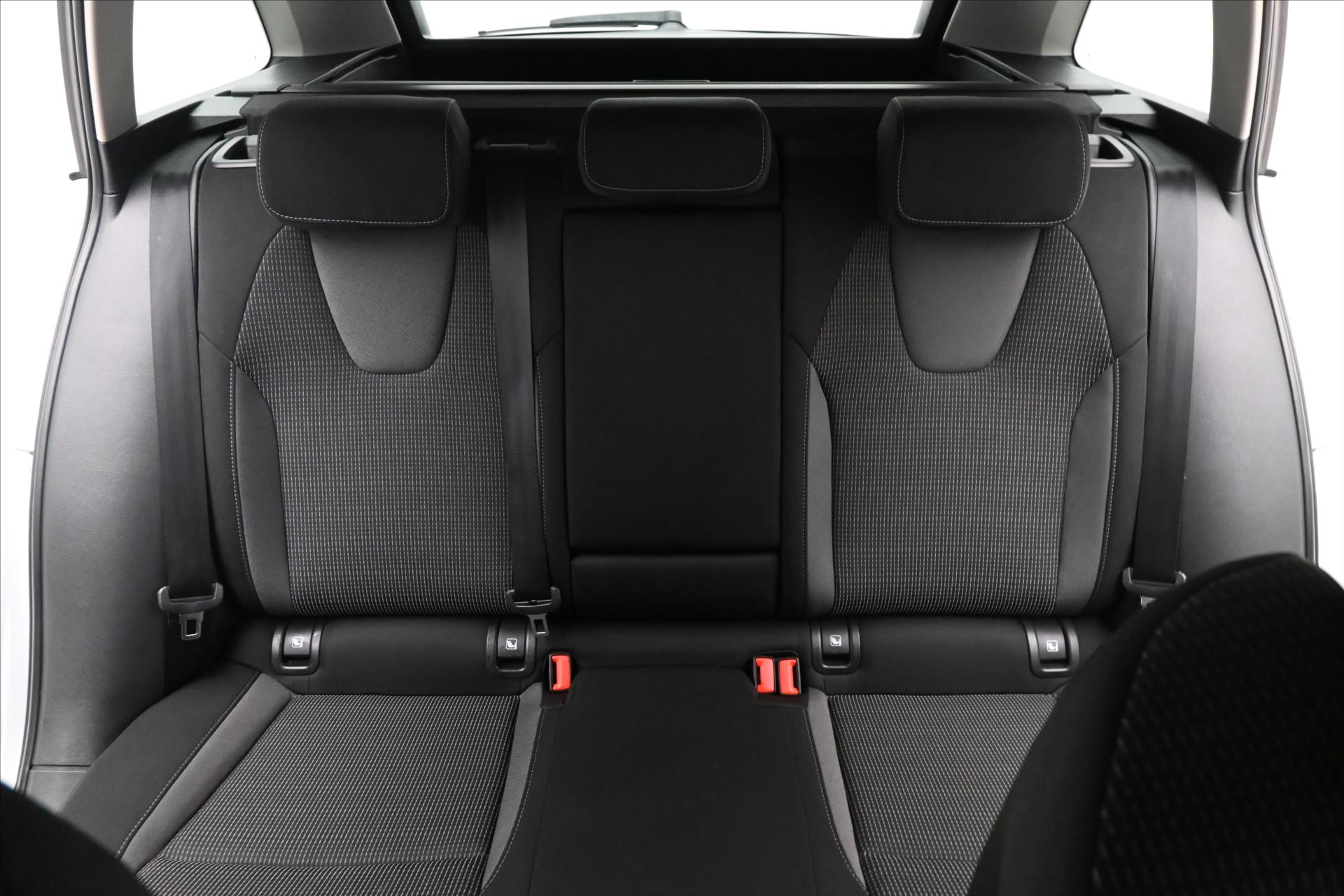 Hlavní fotografie vozu Škoda Octavia 2,0 TDI 110kW DSG Ambition Záruka až 5 let (27)