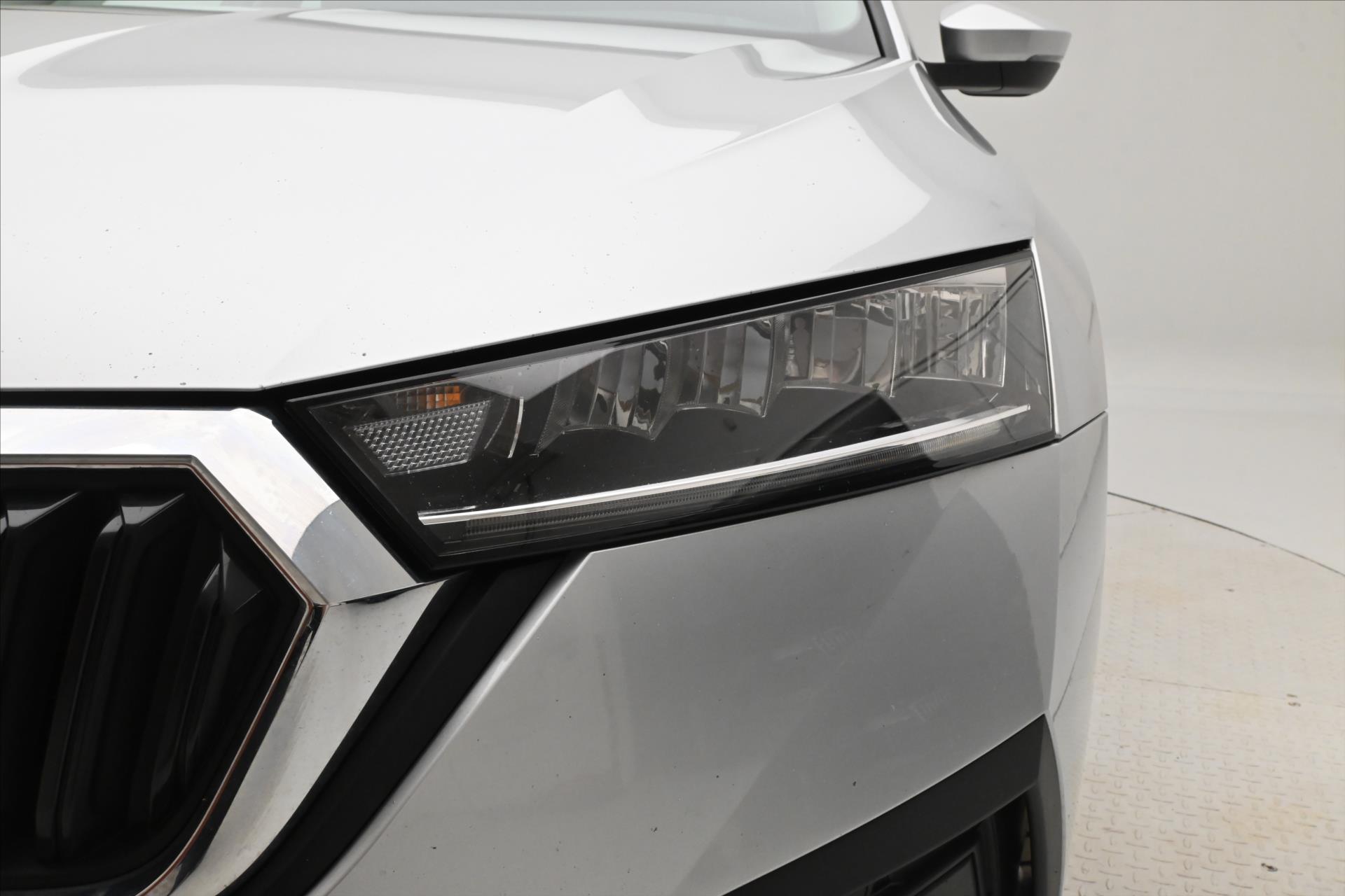 Hlavní fotografie vozu Škoda Octavia 2,0 TDI 110kW DSG Ambition Záruka až 5 let (28)