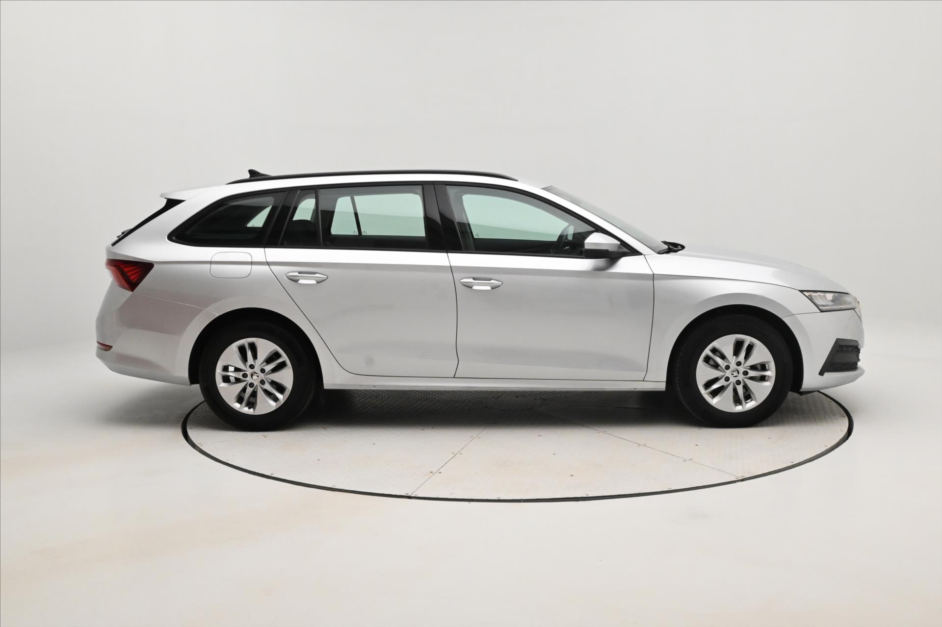 Hlavní fotografie vozu Škoda Octavia 2,0 TDI 110kW DSG Ambition Záruka až 5 let (4)