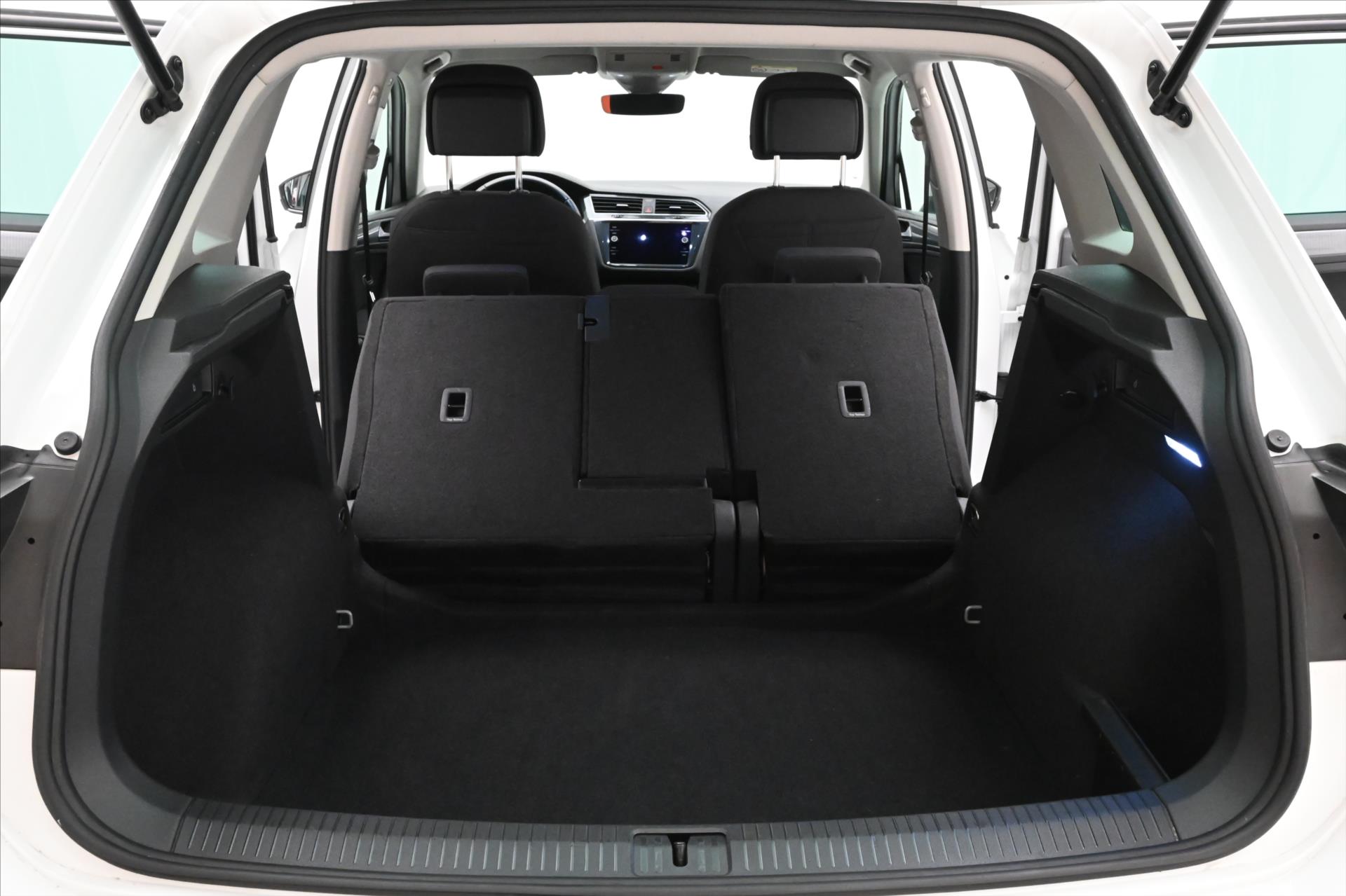 Hlavní fotografie vozu Volkswagen Tiguan 2,0 TDI 110 kW DSG Life Záruka až 5 let (11)