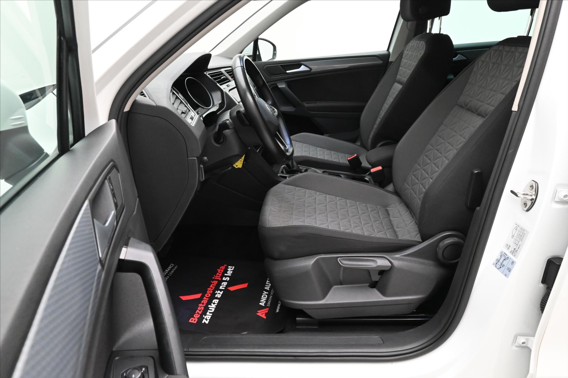 Hlavní fotografie vozu Volkswagen Tiguan 2,0 TDI 110 kW DSG Life Záruka až 5 let (13)