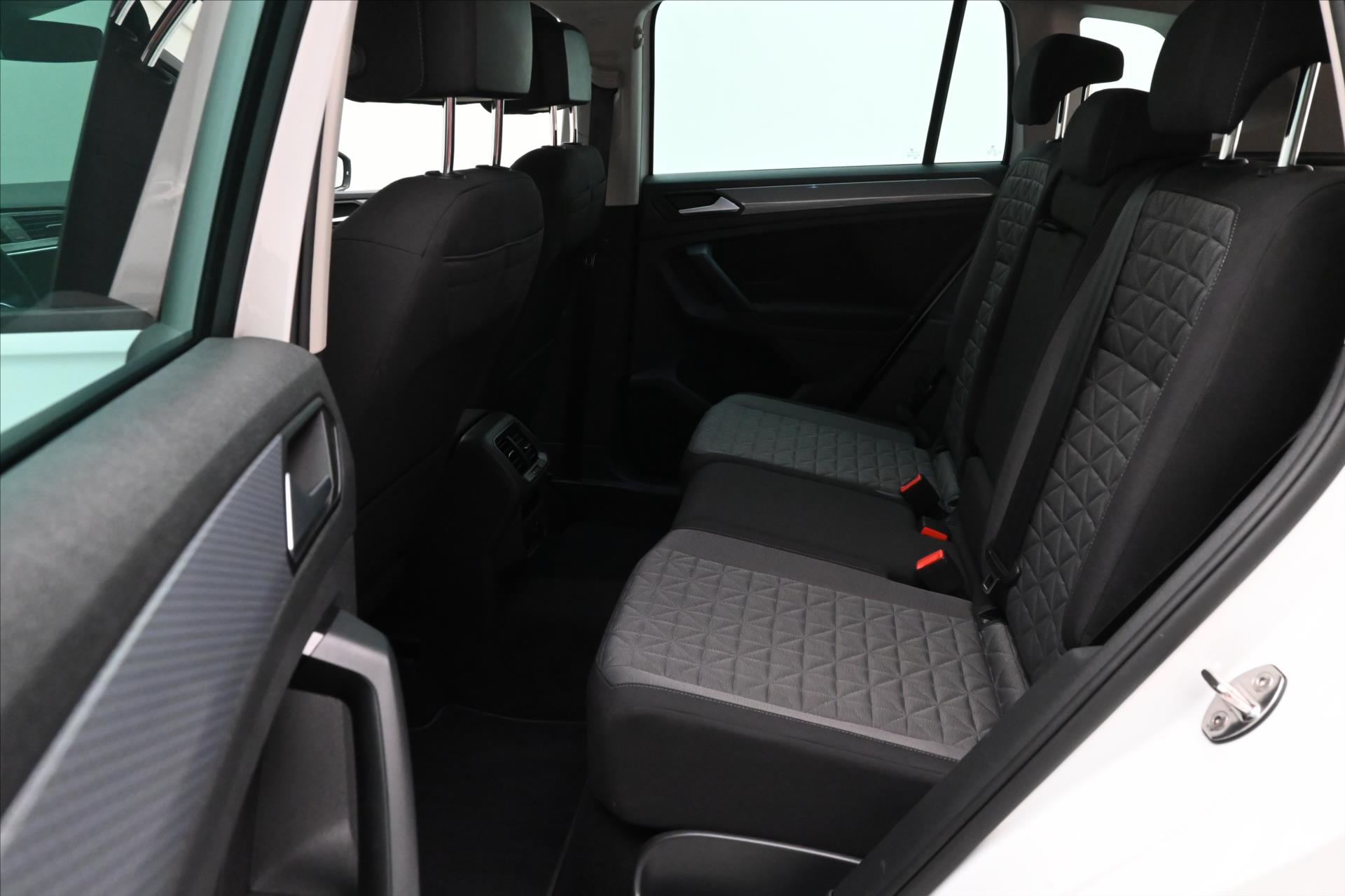 Hlavní fotografie vozu Volkswagen Tiguan 2,0 TDI 110 kW DSG Life Záruka až 5 let (14)