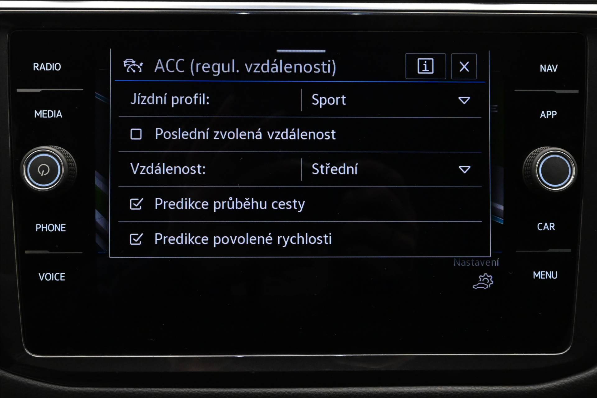 Hlavní fotografie vozu Volkswagen Tiguan 2,0 TDI 110 kW DSG Life Záruka až 5 let (20)