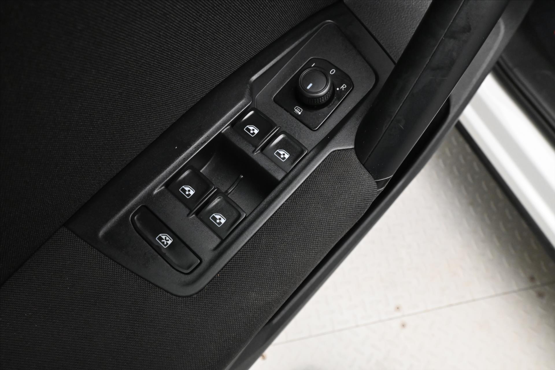 Hlavní fotografie vozu Volkswagen Tiguan 2,0 TDI 110 kW DSG Life Záruka až 5 let (25)