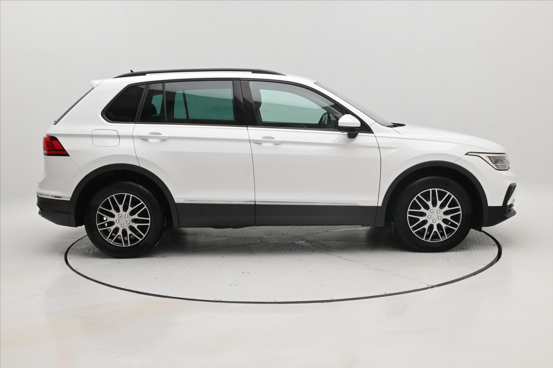 Hlavní fotografie vozu Volkswagen Tiguan 2,0 TDI 110 kW DSG Life Záruka až 5 let (4)