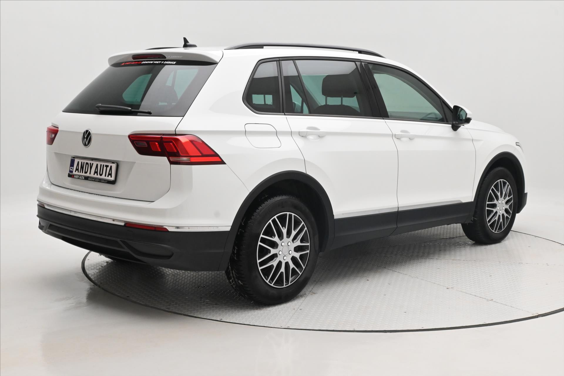 Hlavní fotografie vozu Volkswagen Tiguan 2,0 TDI 110 kW DSG Life Záruka až 5 let (5)
