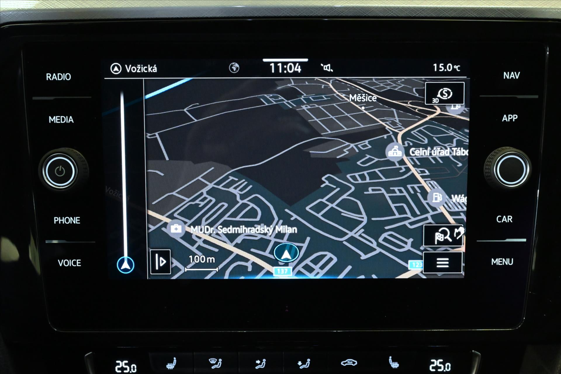 Hlavní fotografie vozu Volkswagen Passat 2,0 TDI 110 kW Business Záruka až 5 let (19)