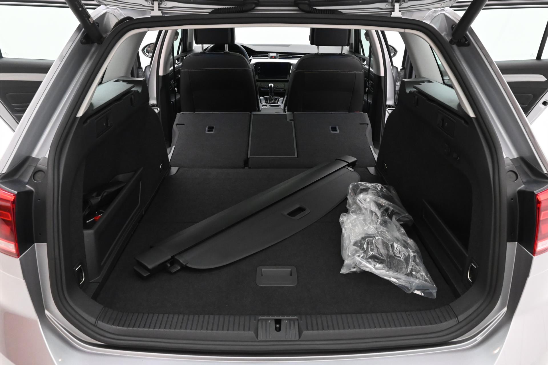 Hlavní fotografie vozu Volkswagen Passat 1,4 GTE 160kW PHEV DSG Záruka až 5 let (11)