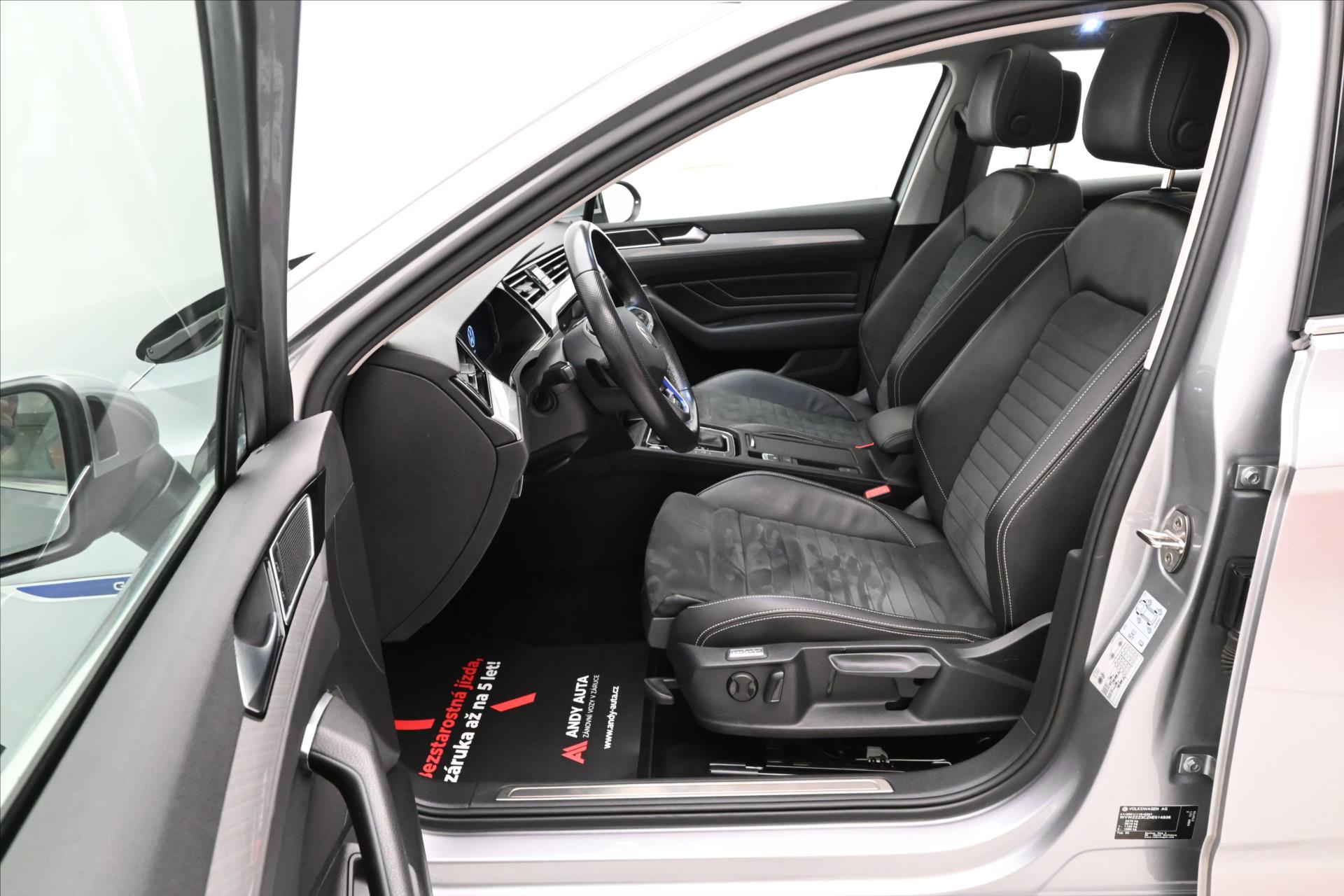 Hlavní fotografie vozu Volkswagen Passat 1,4 GTE 160kW PHEV DSG Záruka až 5 let (14)