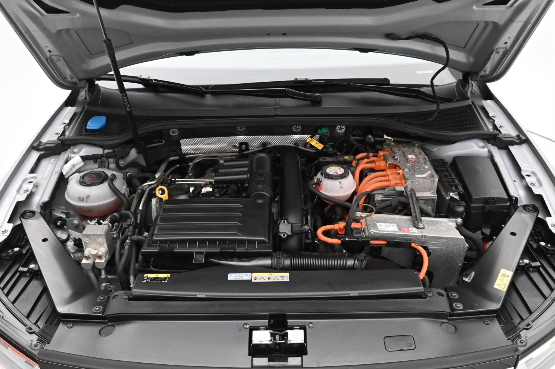 Hlavní fotografie vozu Volkswagen Passat 1,4 GTE 160kW PHEV DSG Záruka až 5 let (9)