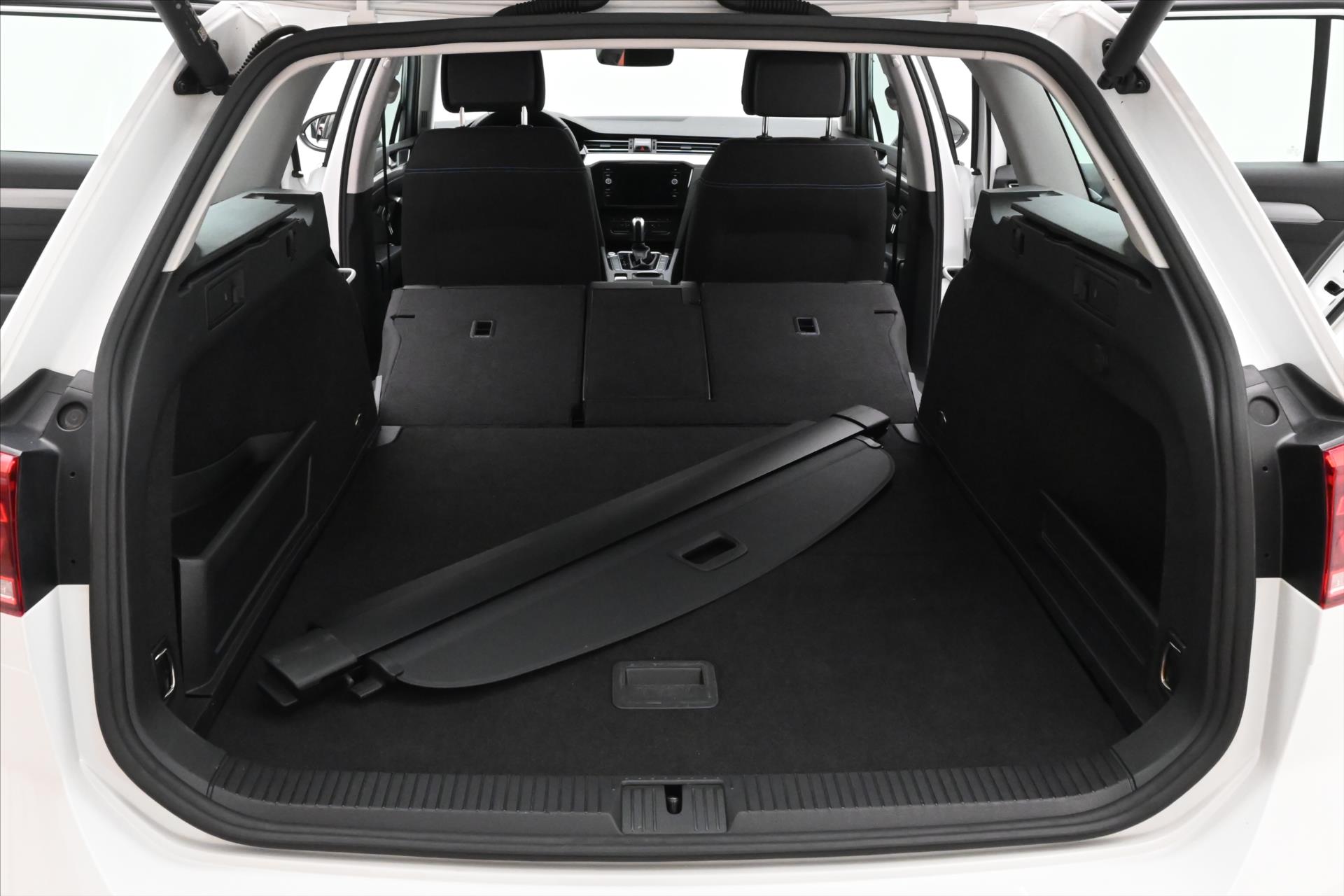 Hlavní fotografie vozu Volkswagen Passat 1,4 GTE 160 kW DSG Plug-IN Hybrid Záruka až 5 let (11)