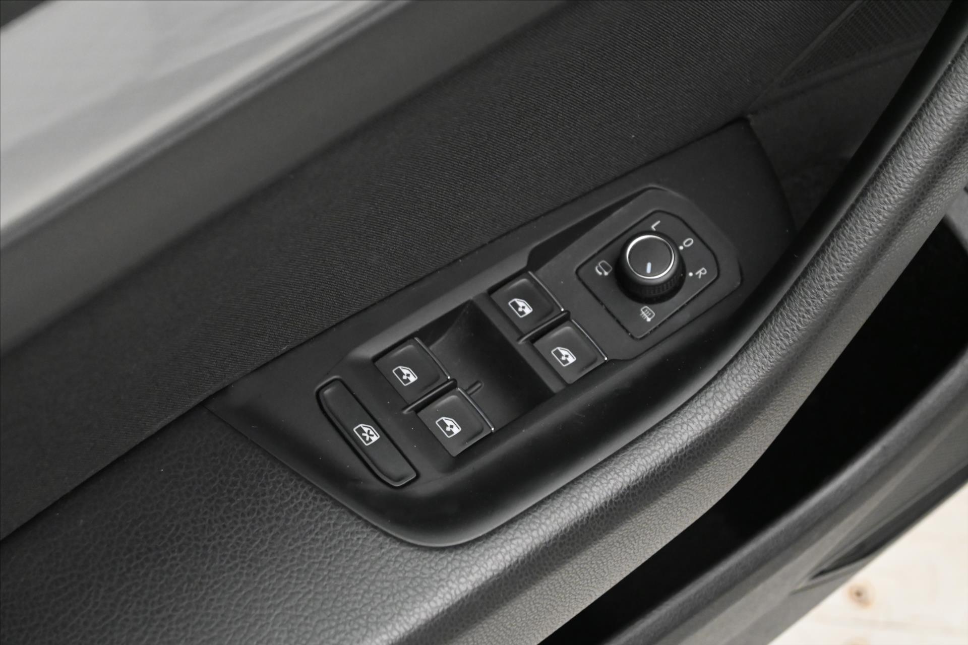 Hlavní fotografie vozu Volkswagen Passat 1,4 GTE 160 kW DSG Plug-IN Hybrid Záruka až 5 let (24)