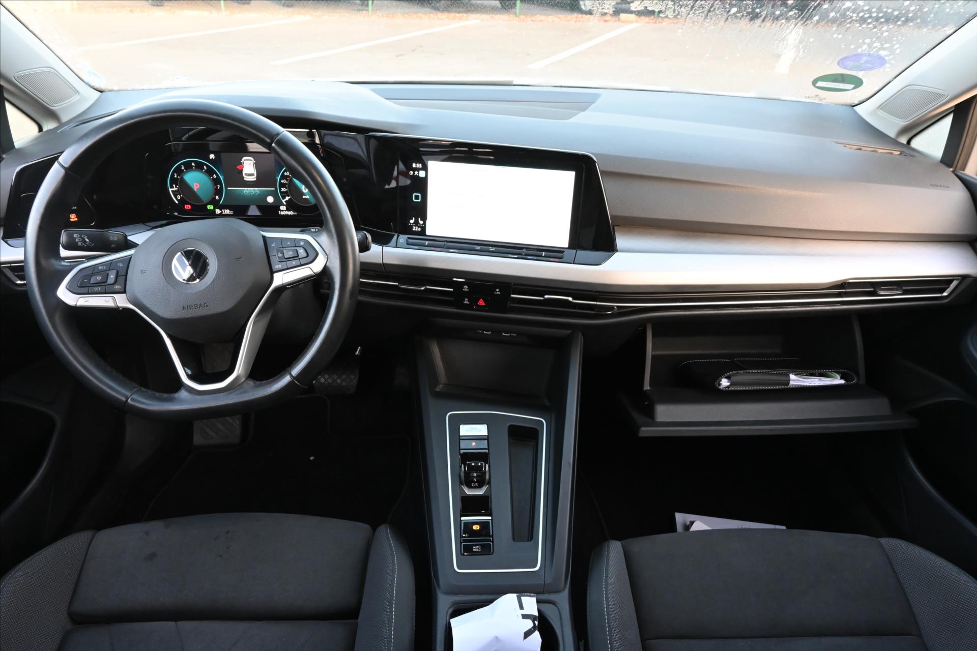 Hlavní fotografie vozu Volkswagen Golf 1,5 eTSI 96 kW DSG Life Business VŮZ PŘIPRAVUJEME K PR (3)