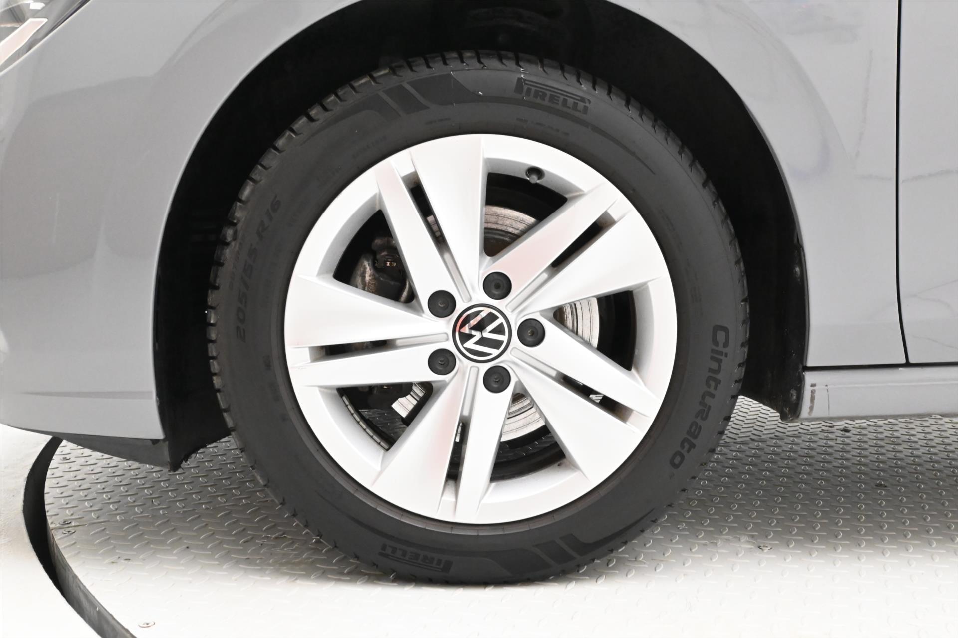 Hlavní fotografie vozu Volkswagen Golf 1,5 eTSI 96 kW DSG Life Business Záruka až 5 let (29)