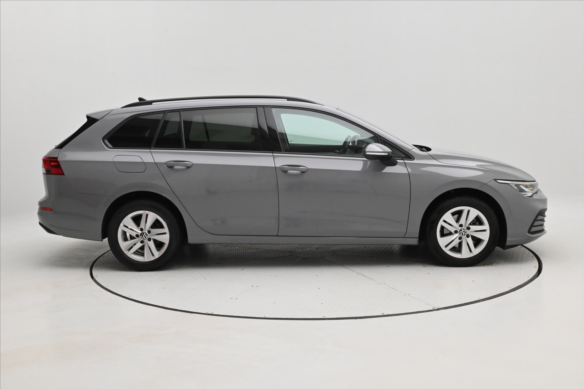 Hlavní fotografie vozu Volkswagen Golf 1,5 eTSI 96 kW DSG Life Business Záruka až 5 let (4)