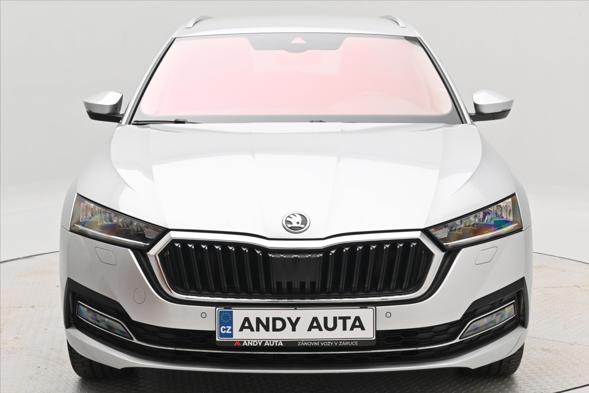 Hlavní fotografie vozu Škoda Octavia 1,4 TSI iV 150kW DSG Business Záruka až 5 let (2)