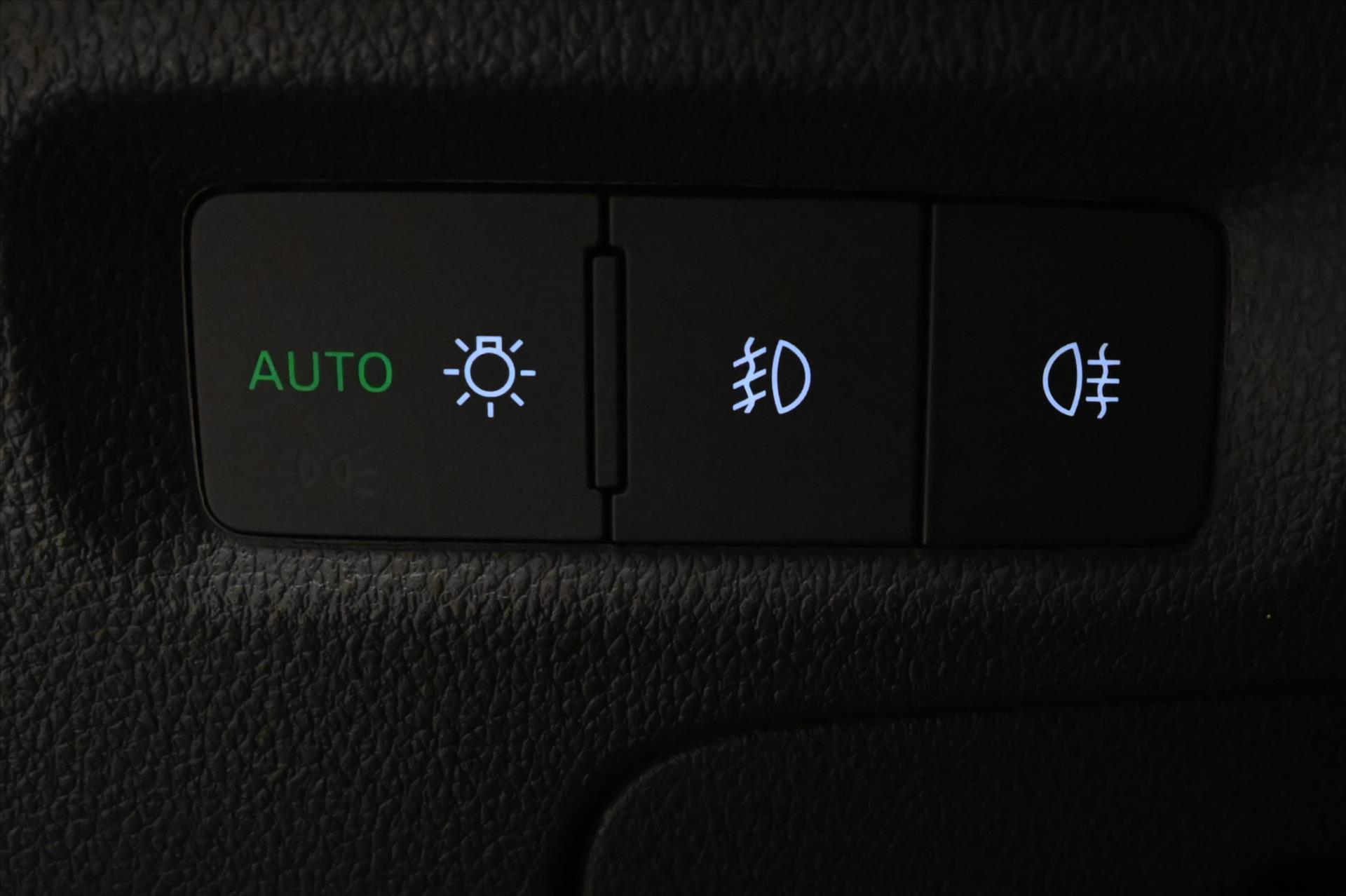 Hlavní fotografie vozu Škoda Octavia 1,4 TSI iV 150kW DSG Business Záruka až 5 let (27)