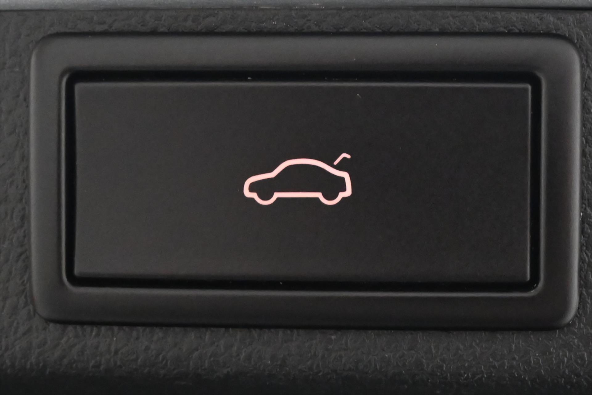 Hlavní fotografie vozu Škoda Octavia 1,4 TSI iV 150kW DSG Business Záruka až 5 let (28)