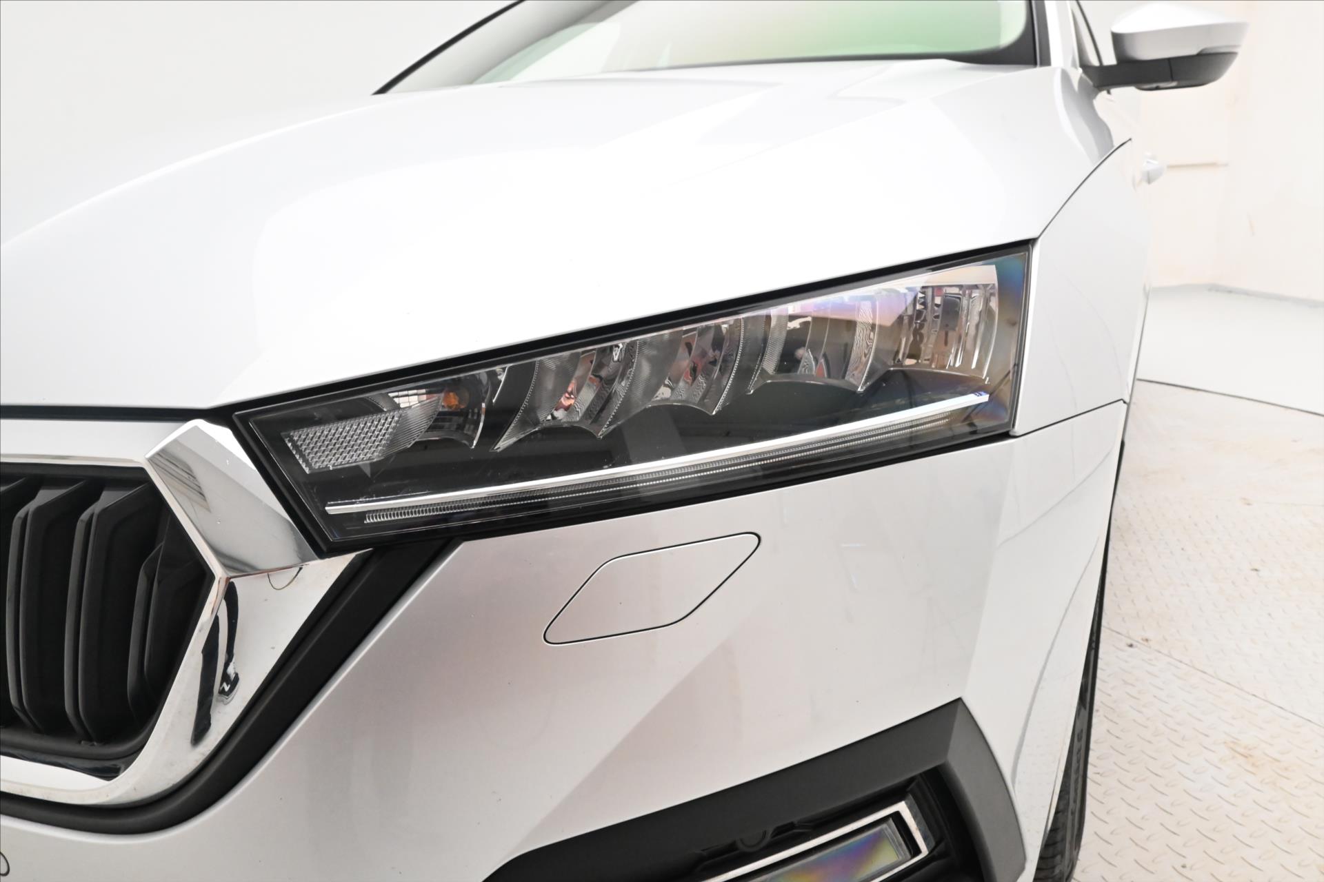 Hlavní fotografie vozu Škoda Octavia 1,4 TSI iV 150kW DSG Business Záruka až 5 let (31)