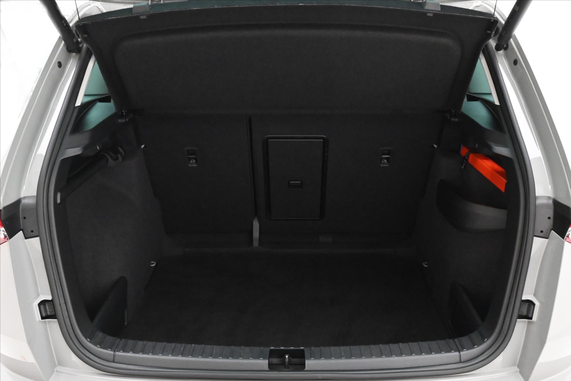 Hlavní fotografie vozu Škoda Karoq 1,0 TSI 81 kW Business Tažné zařízení Záruka až 5 let (10)