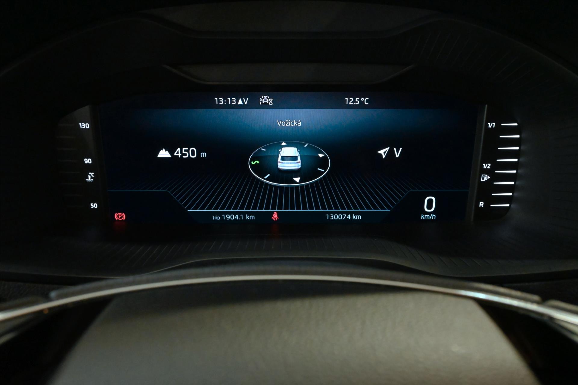 Hlavní fotografie vozu Škoda Karoq 1,0 TSI 81 kW Business Tažné zařízení Záruka až 5 let (16)