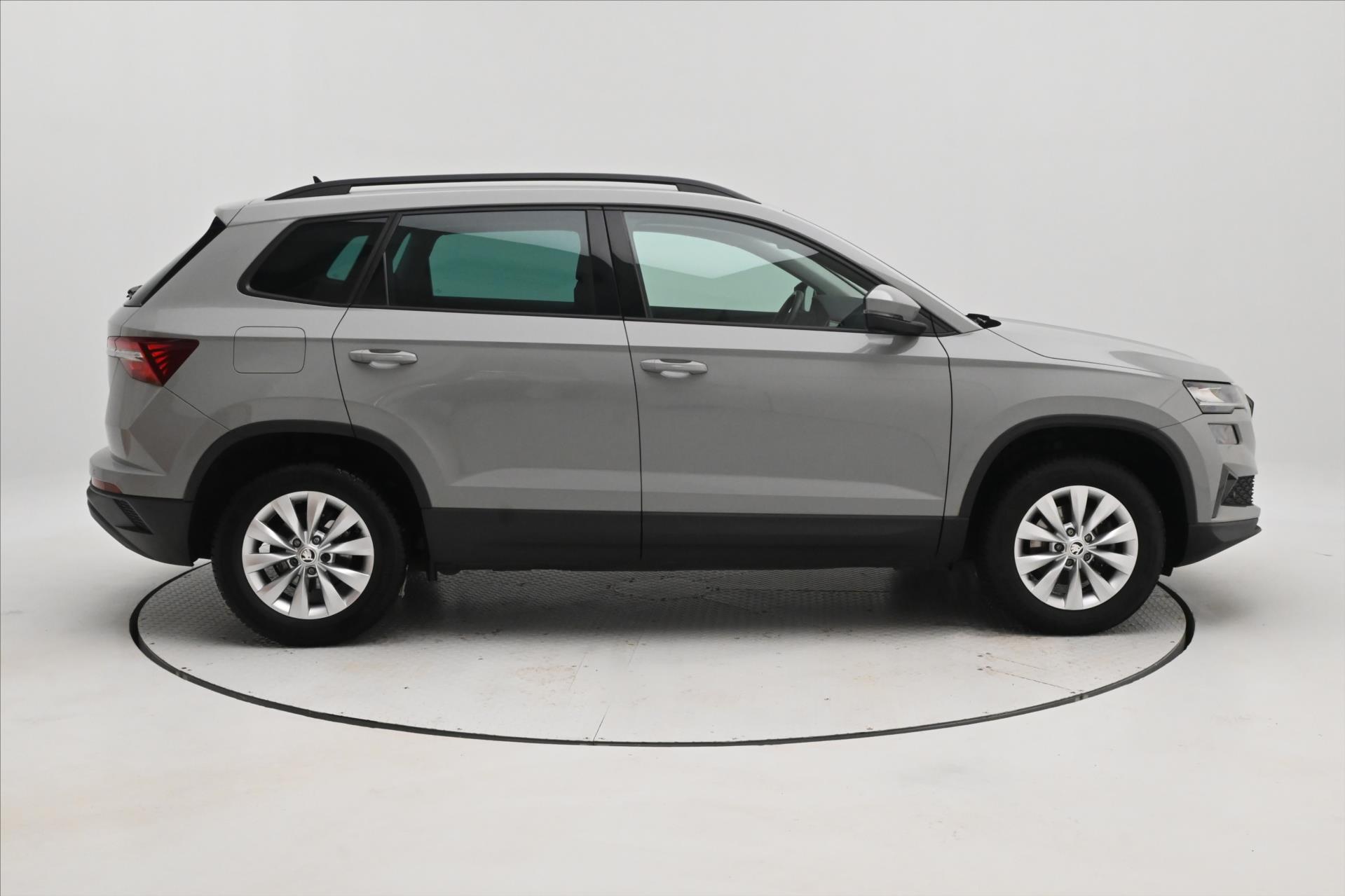 Hlavní fotografie vozu Škoda Karoq 1,0 TSI 81 kW Business Tažné zařízení Záruka až 5 let (4)