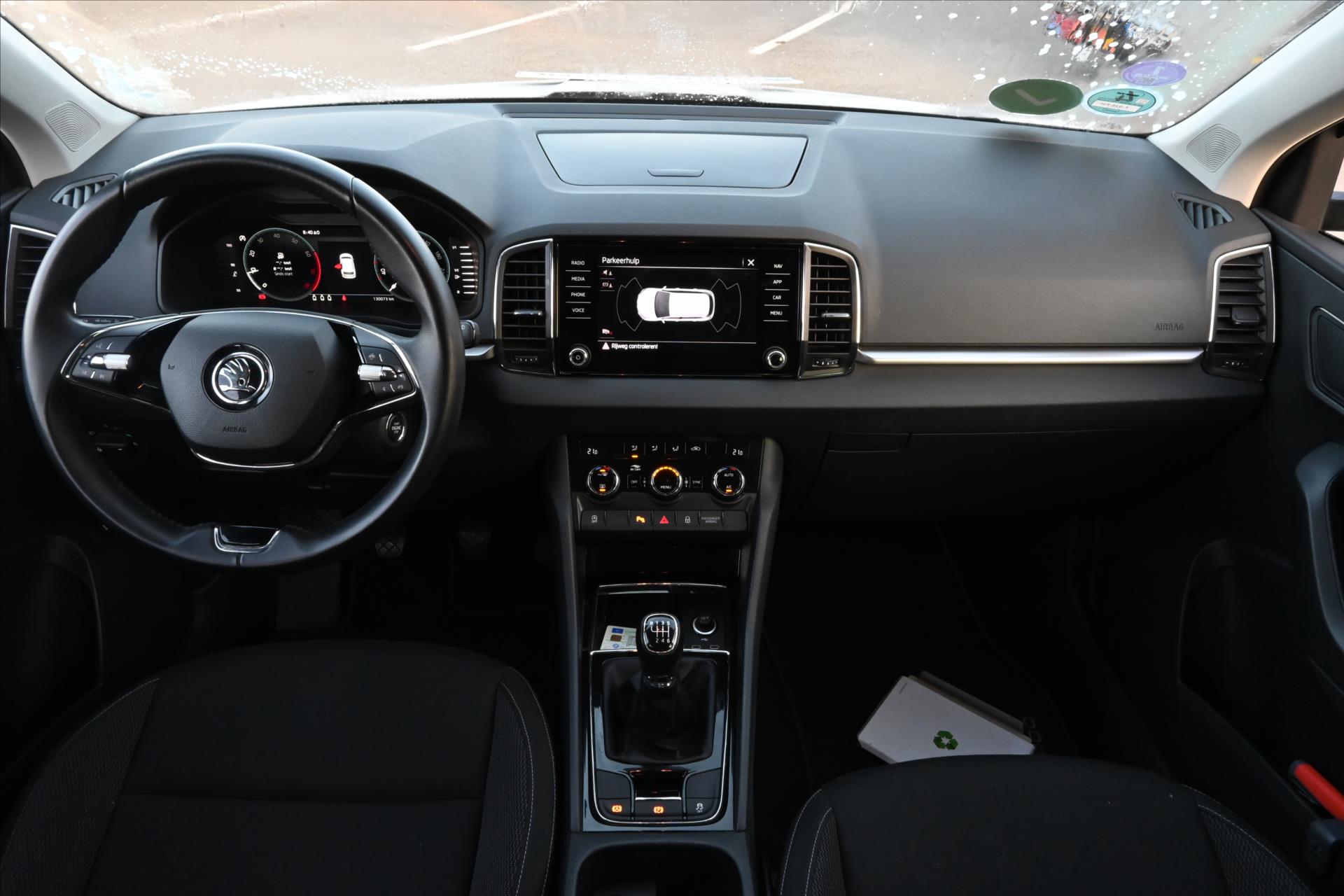 Hlavní fotografie vozu Škoda Karoq 1,0 TSI 81 kW Business VŮZ PŘIPRAVUJEME K PRODEJI (3)