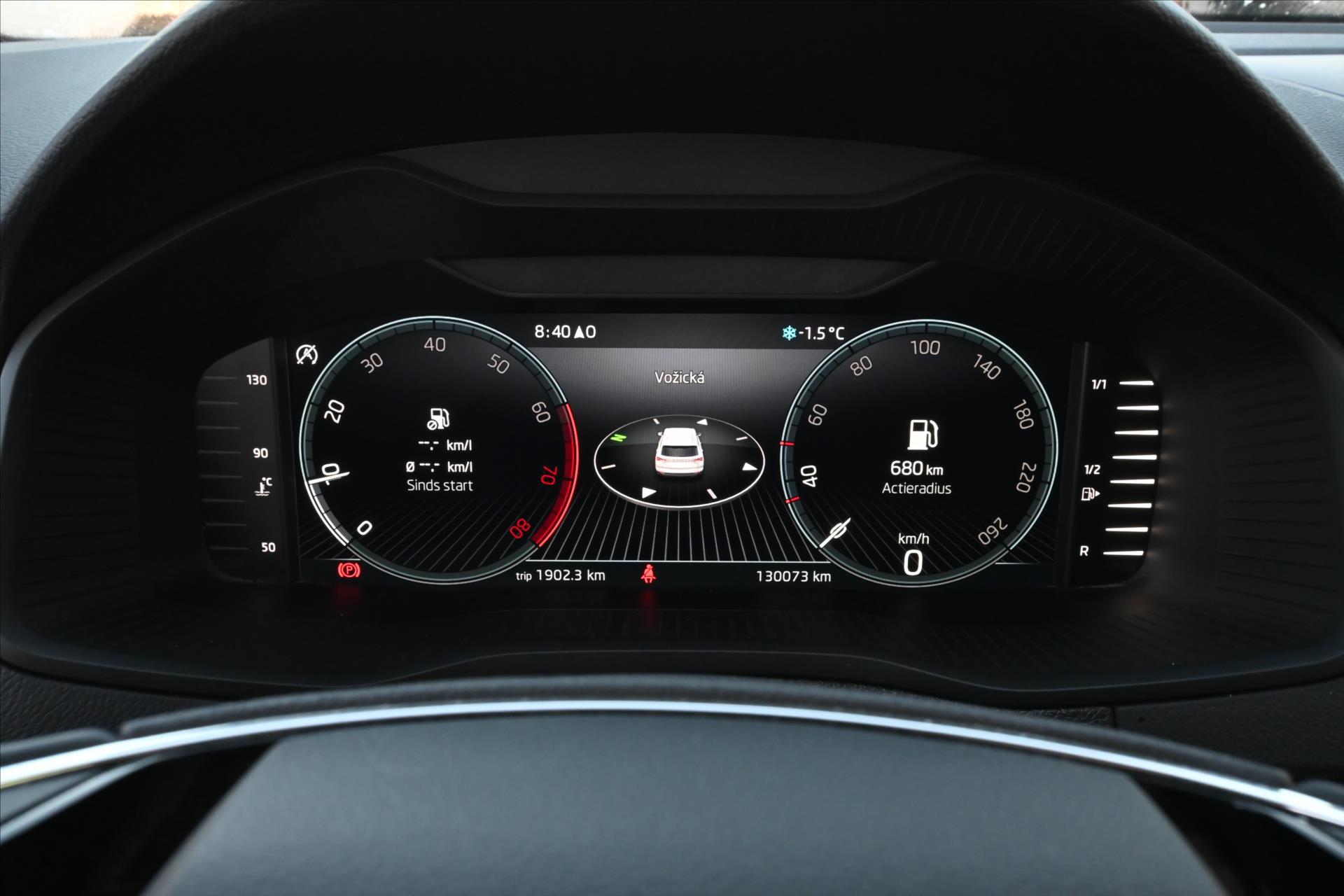 Hlavní fotografie vozu Škoda Karoq 1,0 TSI 81 kW Business VŮZ PŘIPRAVUJEME K PRODEJI (4)