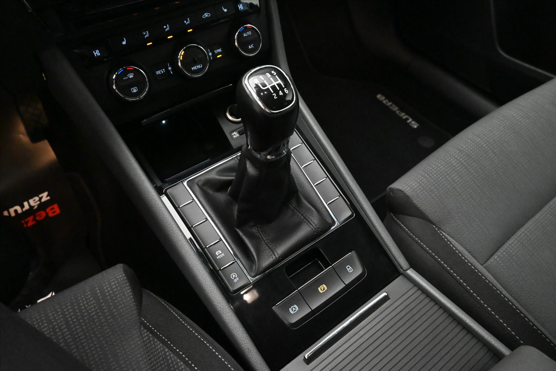 Hlavní fotografie vozu Škoda Superb 2,0 TDI 110 kW Ambition Tažné Záruka (20)