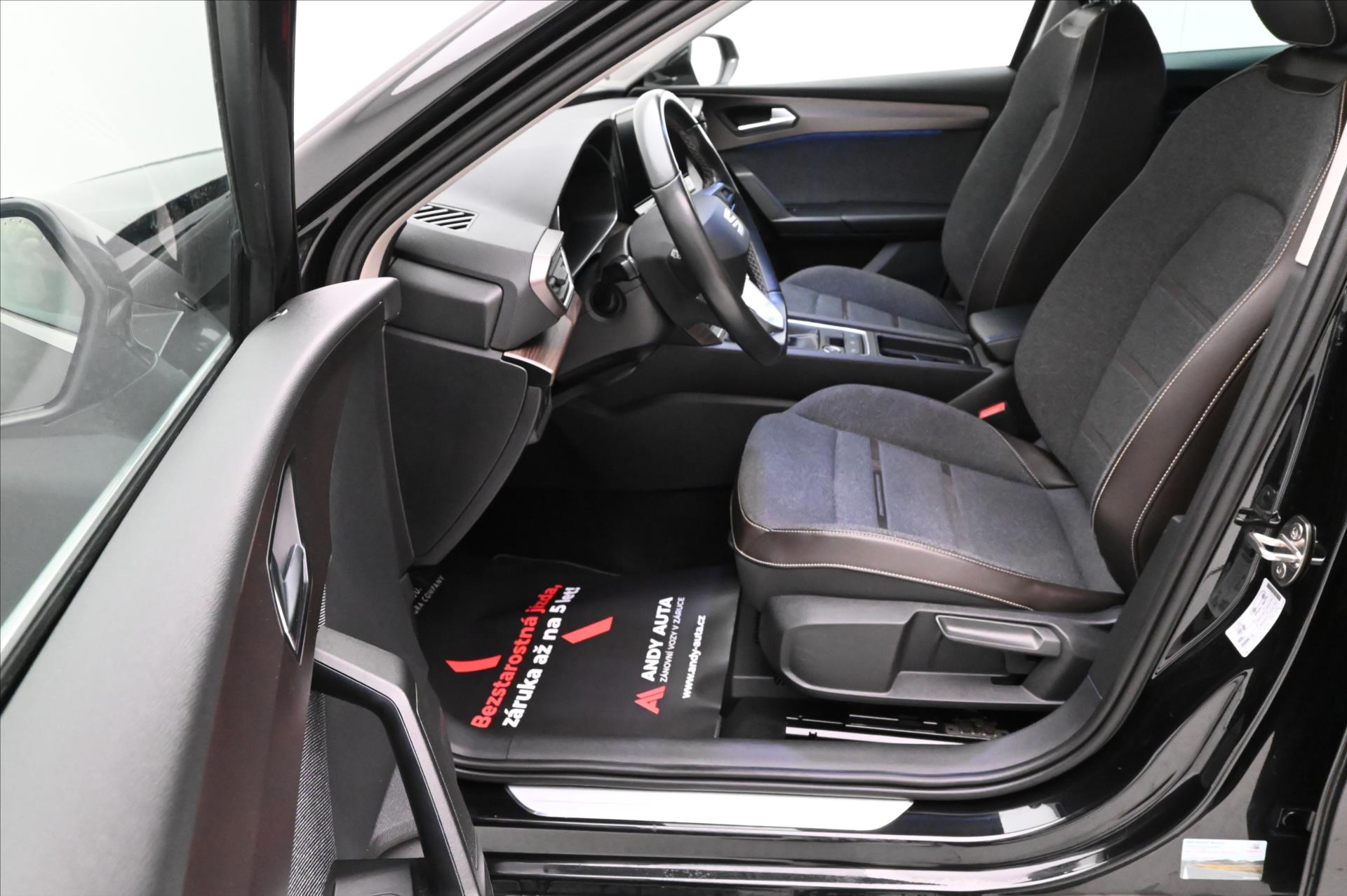 Hlavní fotografie vozu Seat Leon 1,5 FR TSI 110 kW LED Tažné Záruka až 5 let (13)