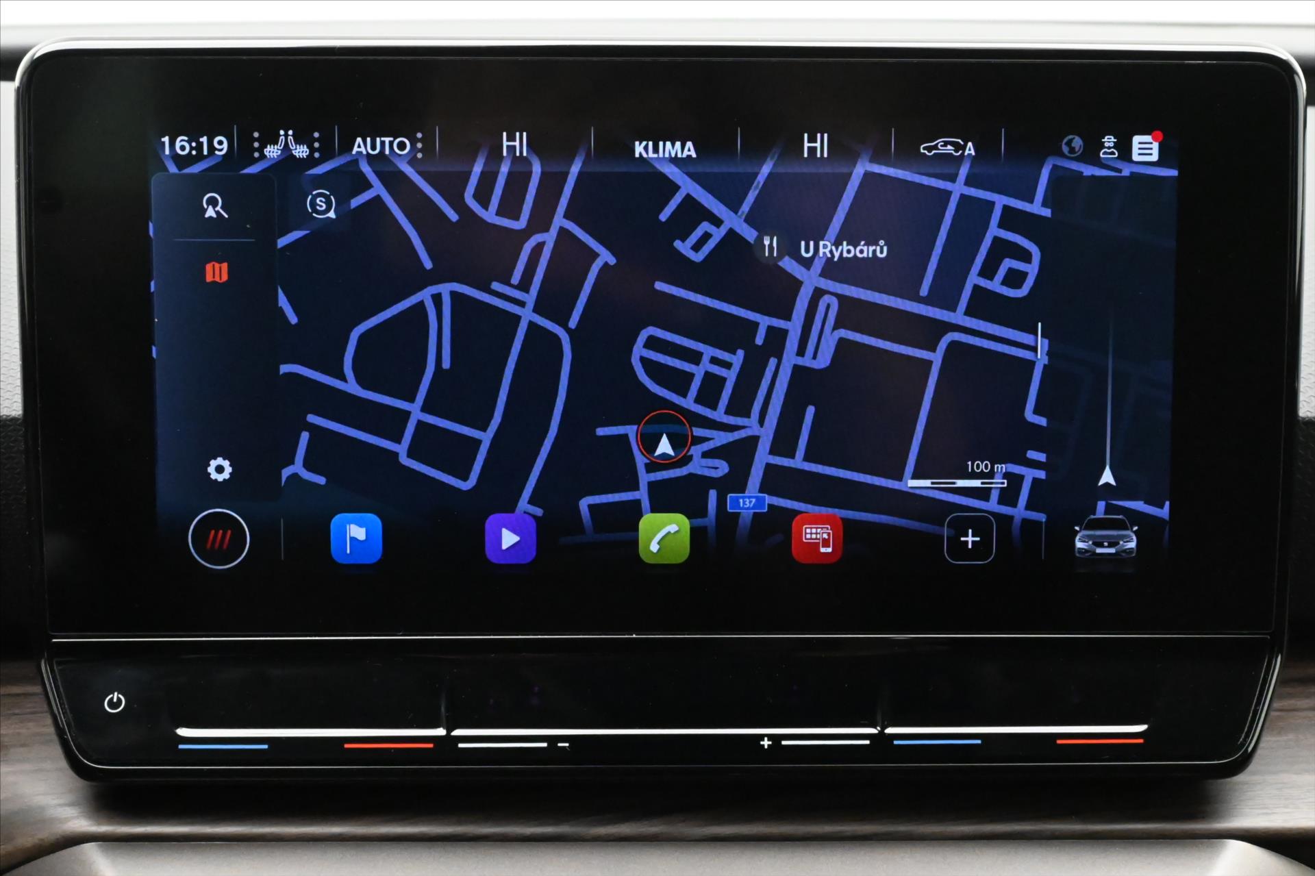 Hlavní fotografie vozu Seat Leon 1,5 FR TSI 110 kW LED Tažné Záruka až 5 let (19)