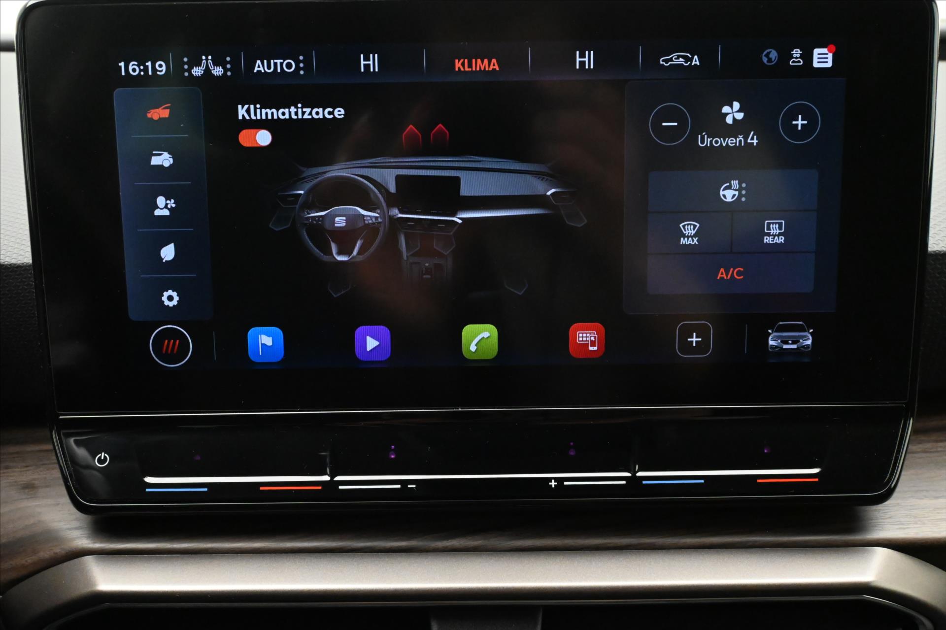 Hlavní fotografie vozu Seat Leon 1,5 FR TSI 110 kW LED Tažné Záruka až 5 let (20)