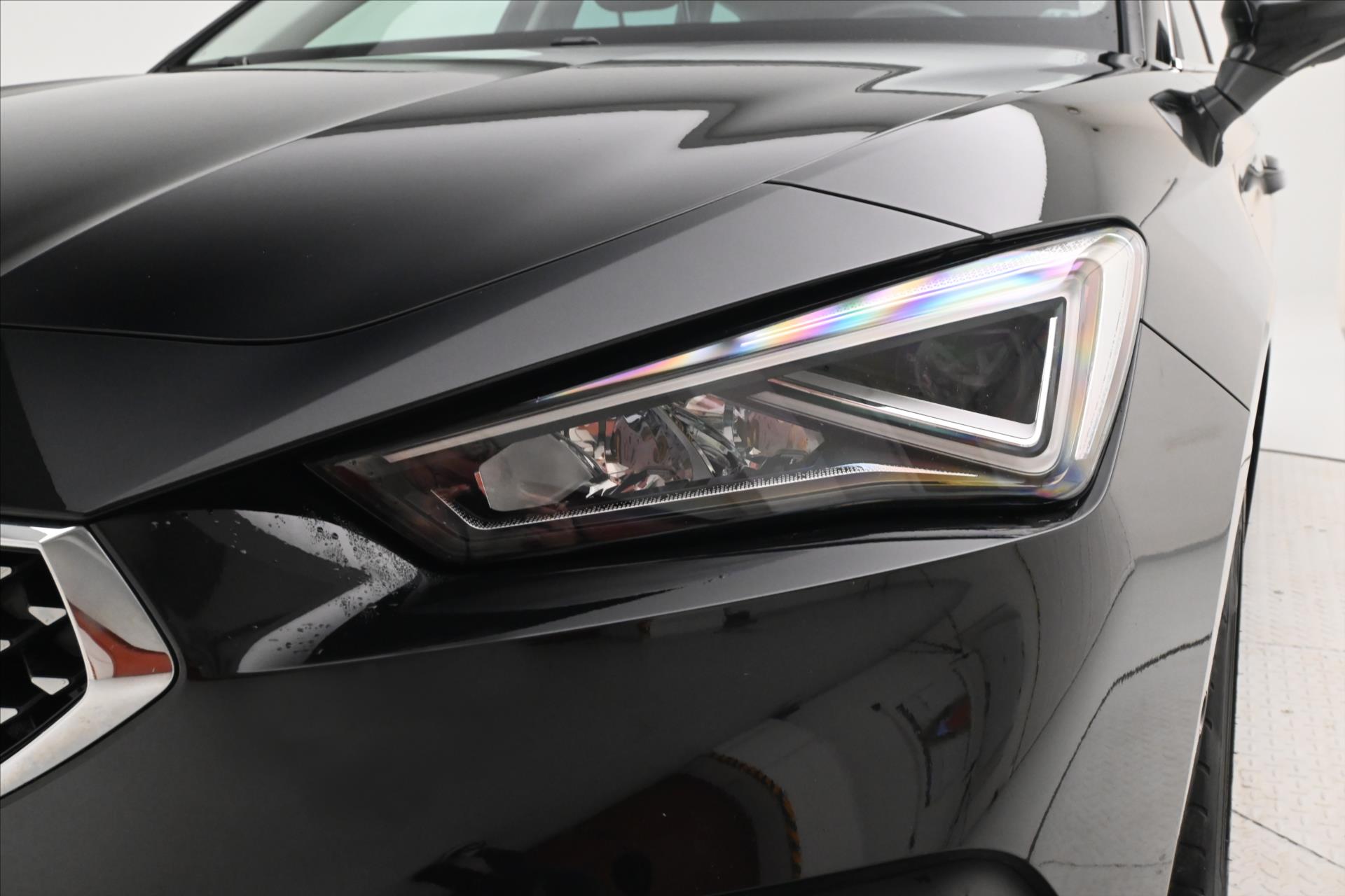 Hlavní fotografie vozu Seat Leon 1,5 FR TSI 110 kW LED Tažné Záruka až 5 let (28)