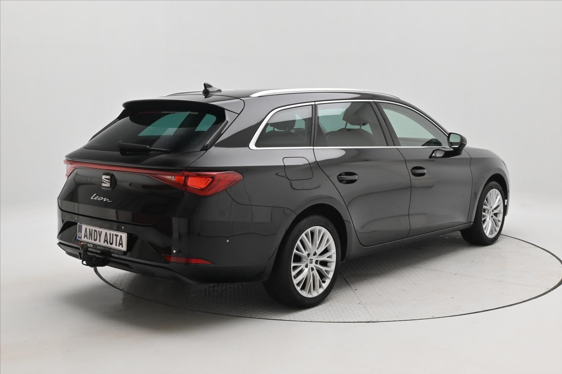 Hlavní fotografie vozu Seat Leon 1,5 FR TSI 110 kW LED Tažné Záruka až 5 let (5)