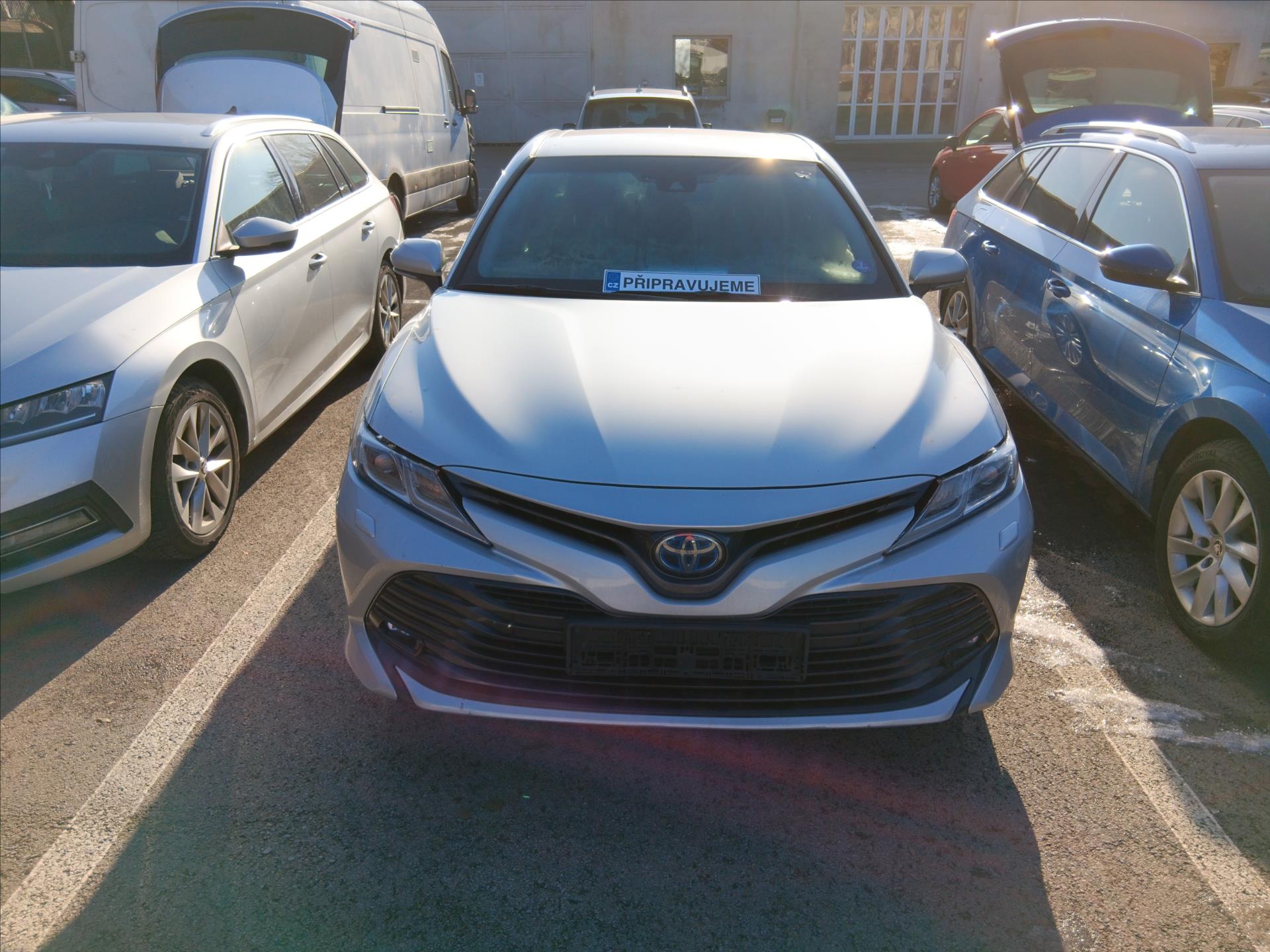 Hlavní fotografie vozu Toyota Camry 2,5 160 kW Hybrid Active VŮZ PŘIPRAVUJEME K PRODEJI (1)