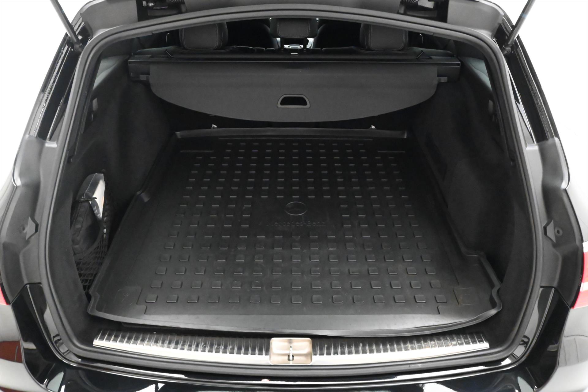 Hlavní fotografie vozu Mercedes-Benz Třídy E 2,0 220d 147kW AMGLINE Záruka až 5 let (10)