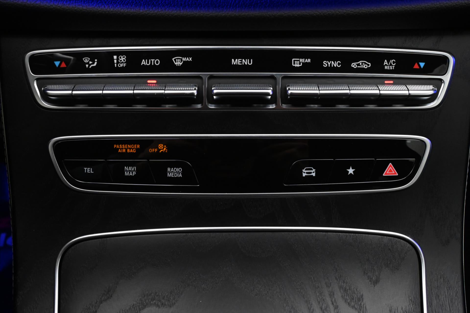 Hlavní fotografie vozu Mercedes-Benz Třídy E 2,0 220d 147kW AMGLINE Záruka až 5 let (20)