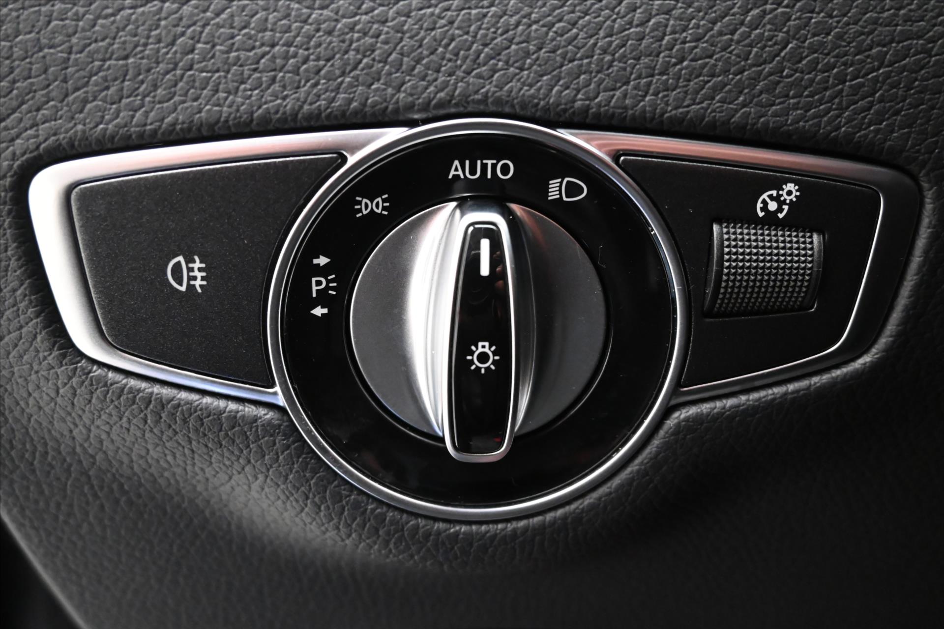 Hlavní fotografie vozu Mercedes-Benz Třídy E 2,0 220d 147kW AMGLINE Záruka až 5 let (25)