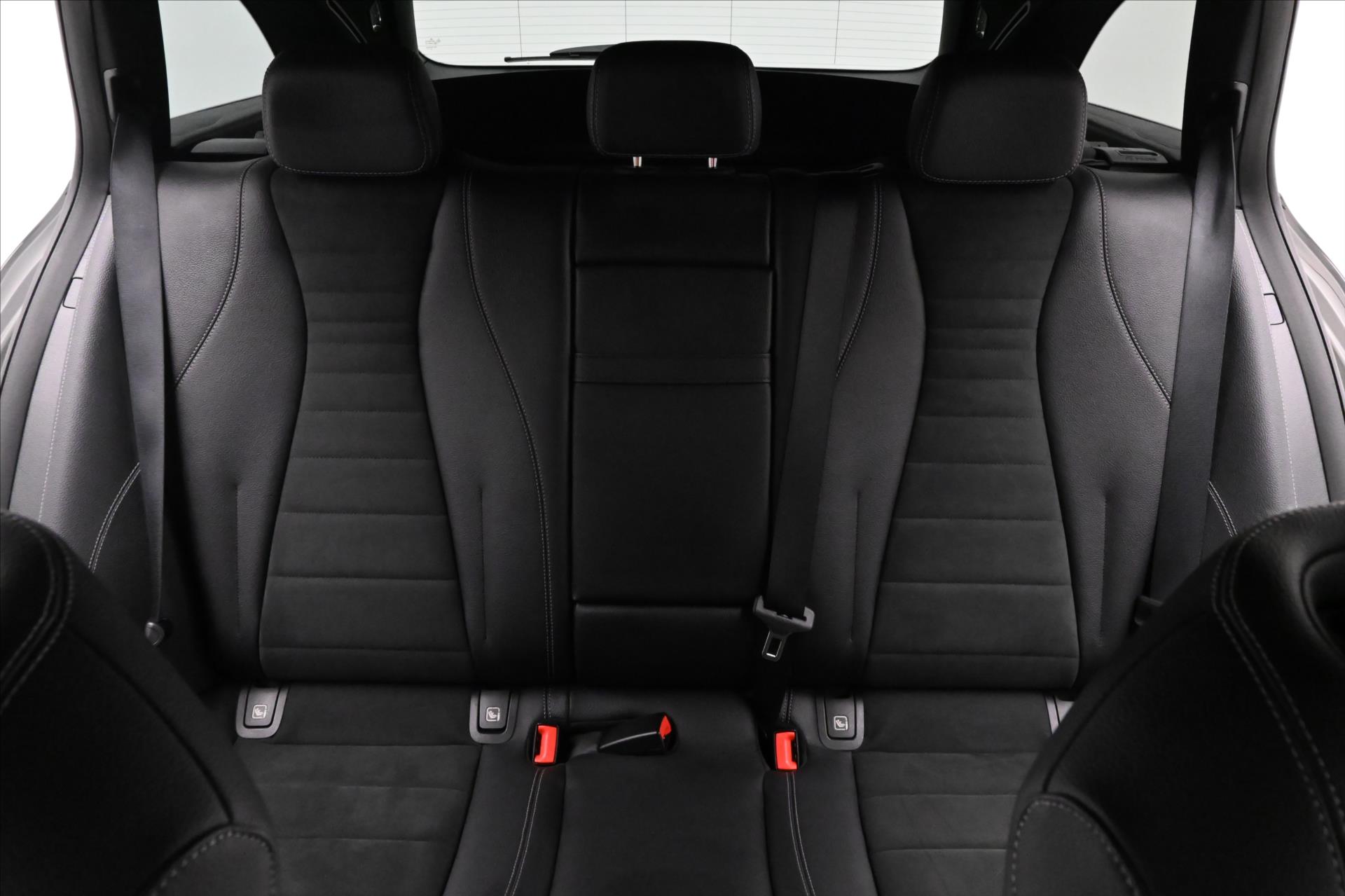 Hlavní fotografie vozu Mercedes-Benz Třídy E 2,0 220d 147kW AMGLINE Záruka až 5 let (27)