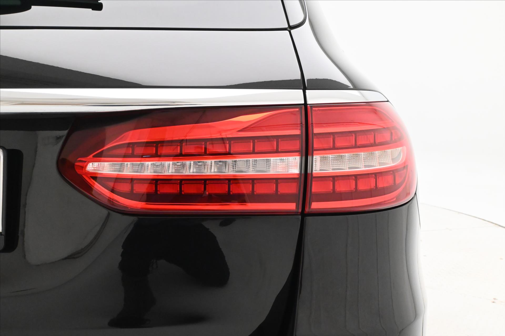 Hlavní fotografie vozu Mercedes-Benz Třídy E 2,0 220d 147kW AMGLINE Záruka až 5 let (30)