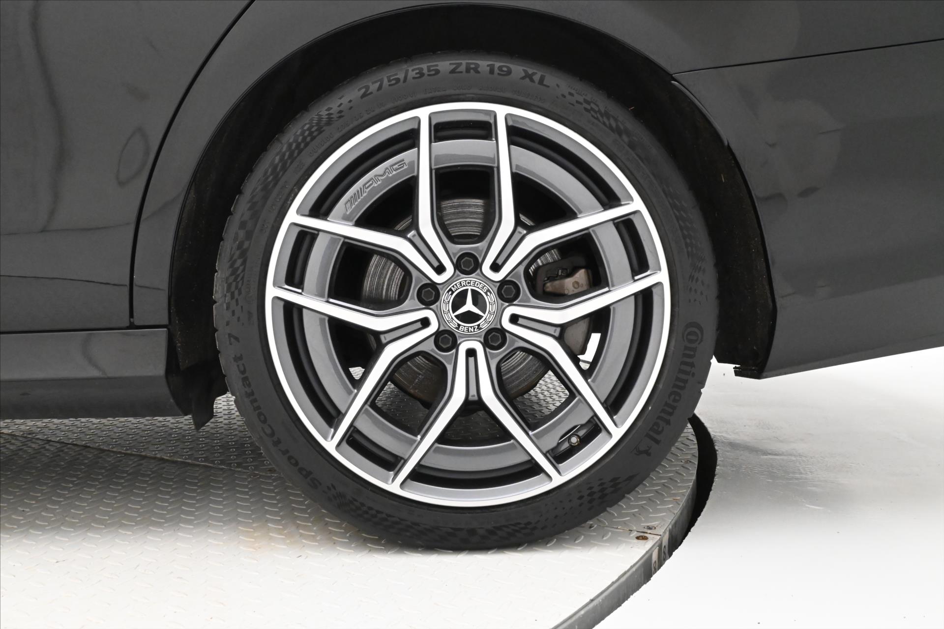 Hlavní fotografie vozu Mercedes-Benz Třídy E 2,0 220d 147kW AMGLINE Záruka až 5 let (31)