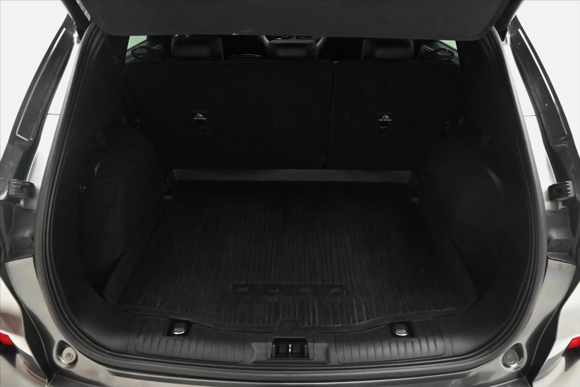 Hlavní fotografie vozu Ford Kuga 2,0 EcoBlue ST Line X AT8 4WD Záruka až 5 let (10)