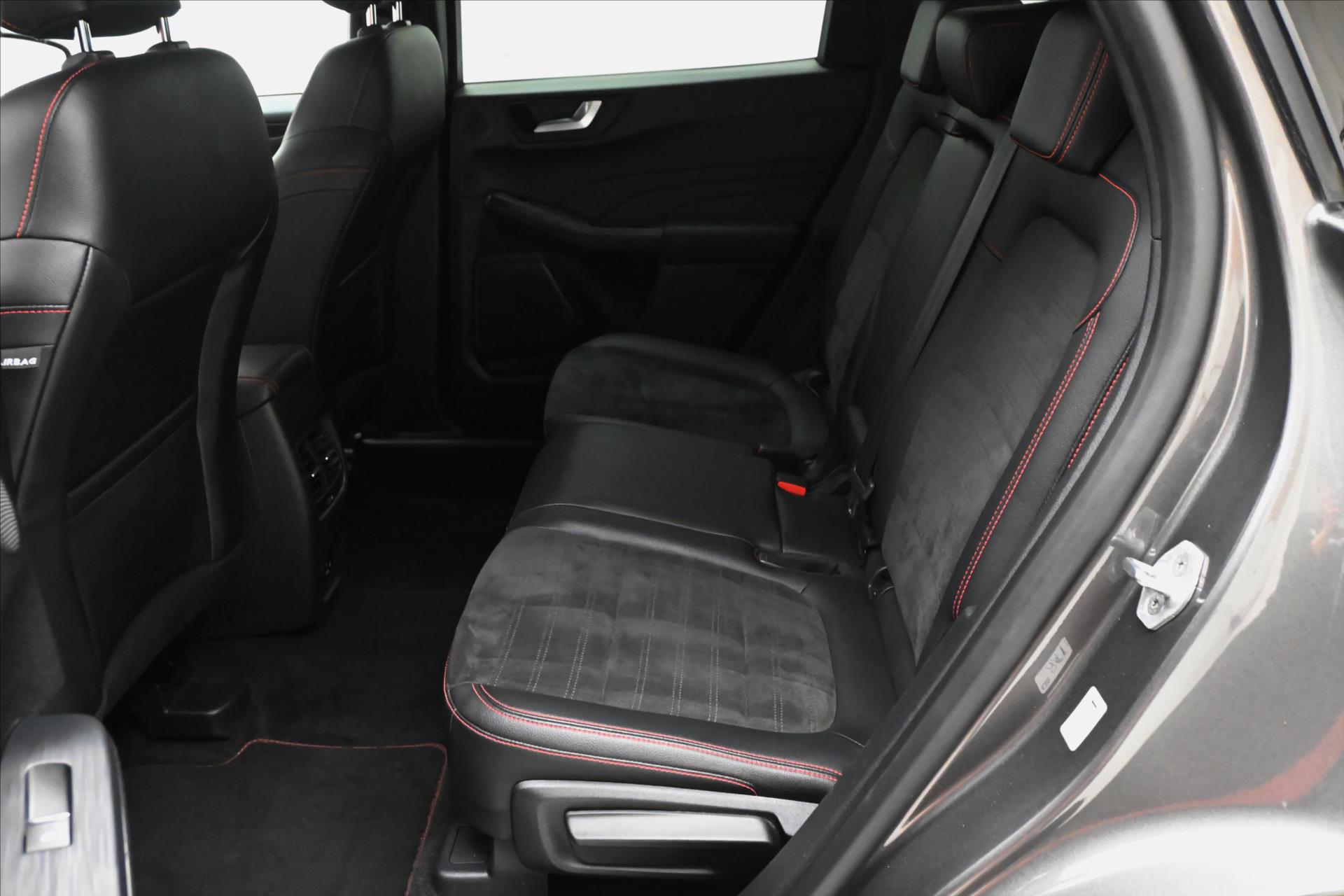 Hlavní fotografie vozu Ford Kuga 2,0 EcoBlue ST Line X AT8 4WD Záruka až 5 let (14)