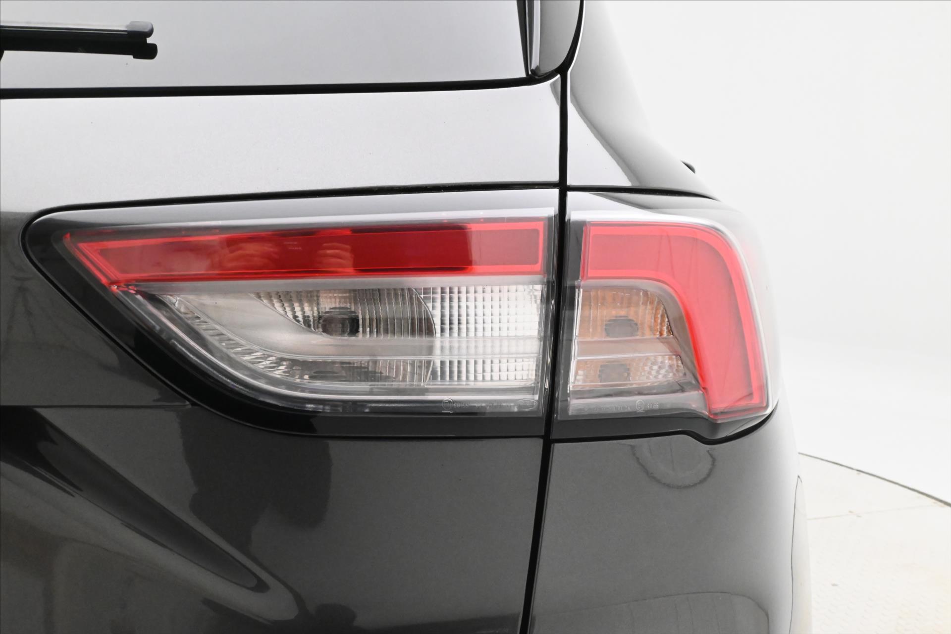 Hlavní fotografie vozu Ford Kuga 2,0 EcoBlue ST Line X AT8 4WD Záruka až 5 let (30)